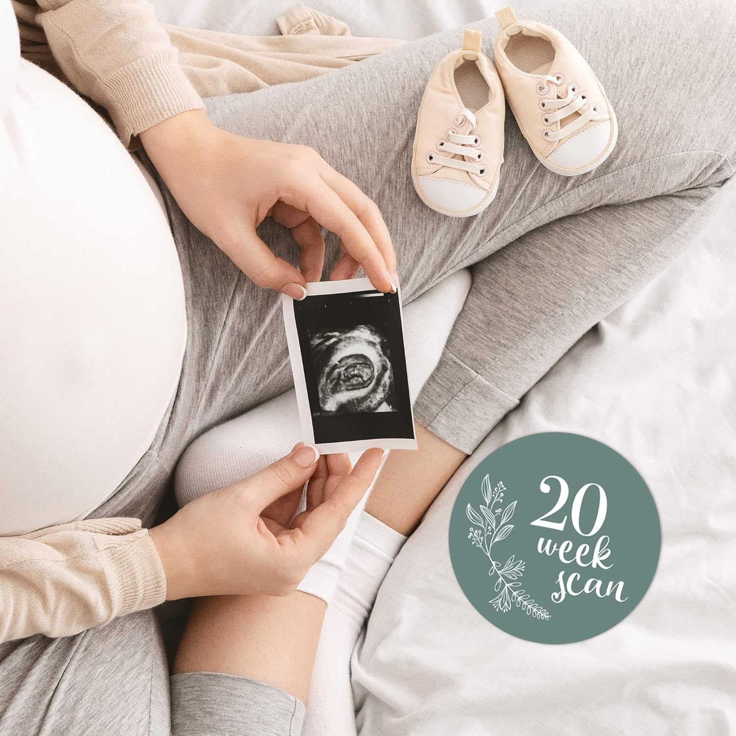 Pregnancy Weekly Milestone Signs 24 Pack, Weekly Baby Bump Stickers Baby Shower Pregnancy Gifts for First Time Moms, Gender Neutral Pregnancy Photography and Announcement Cards