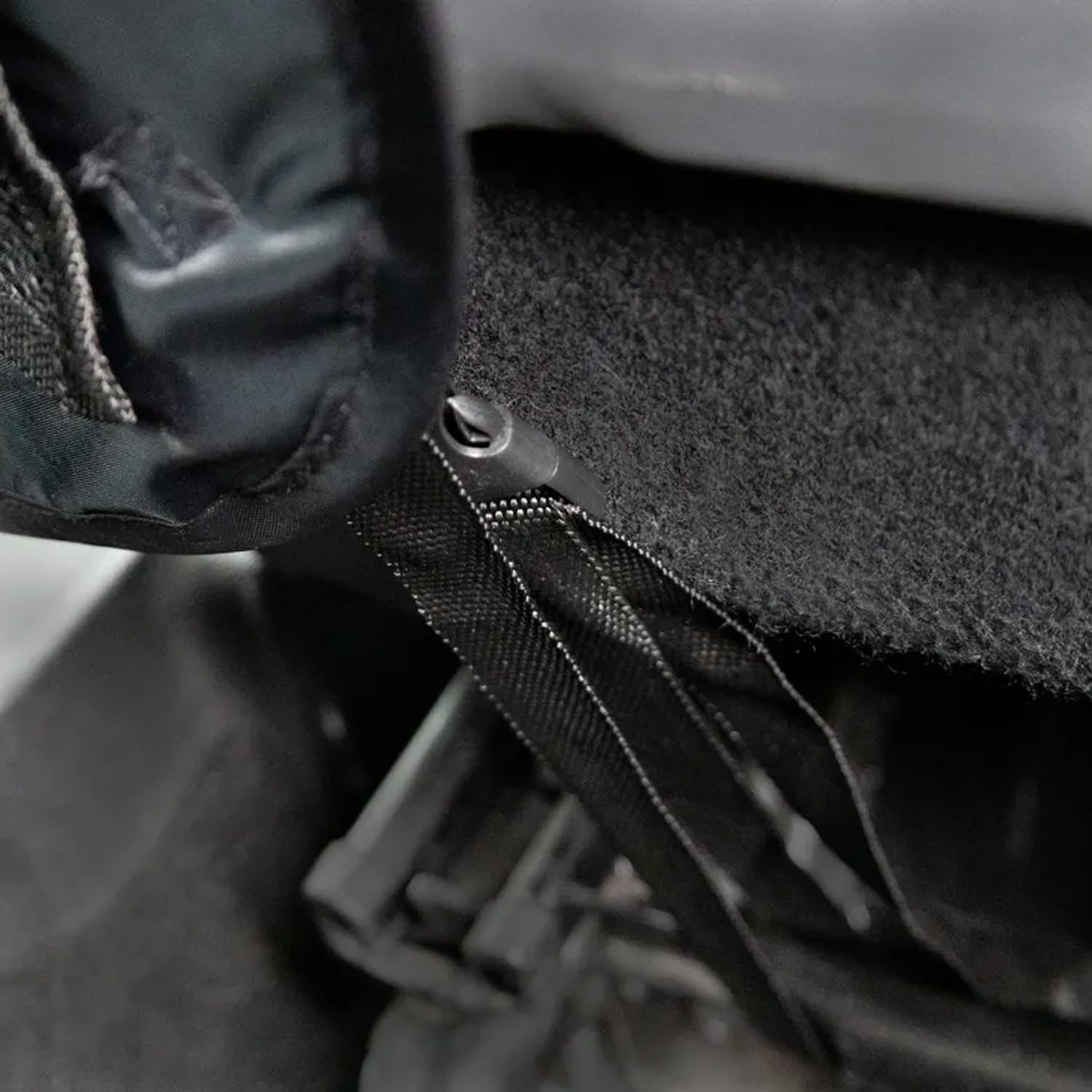 Avilia Pet Dog Pet Dog Divider Net 3 Pockets Polyester 60X70Cm Safe and Comfortable image number 1