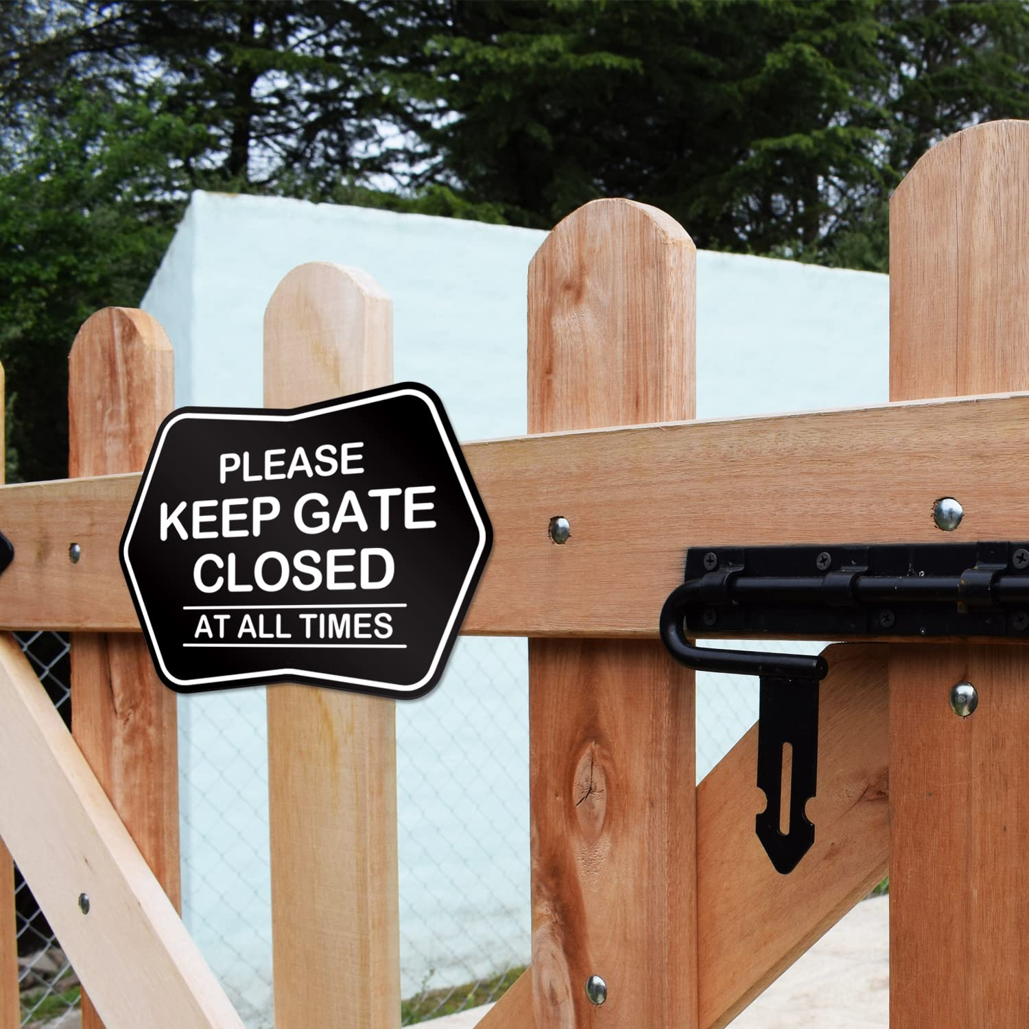 Signseries Beware of Dog Sign &ndash; Premium Dog Sign for the Backyard &ndash; Beware of Dog Dibond Aluminum Sign &ndash; Weather Resistant Design &ndash; Outdoor Vintage Metal Signs with Mounting Options - 5.5 X 7.25-Inch (Please Keep Gate Closed at All Times) image number 3