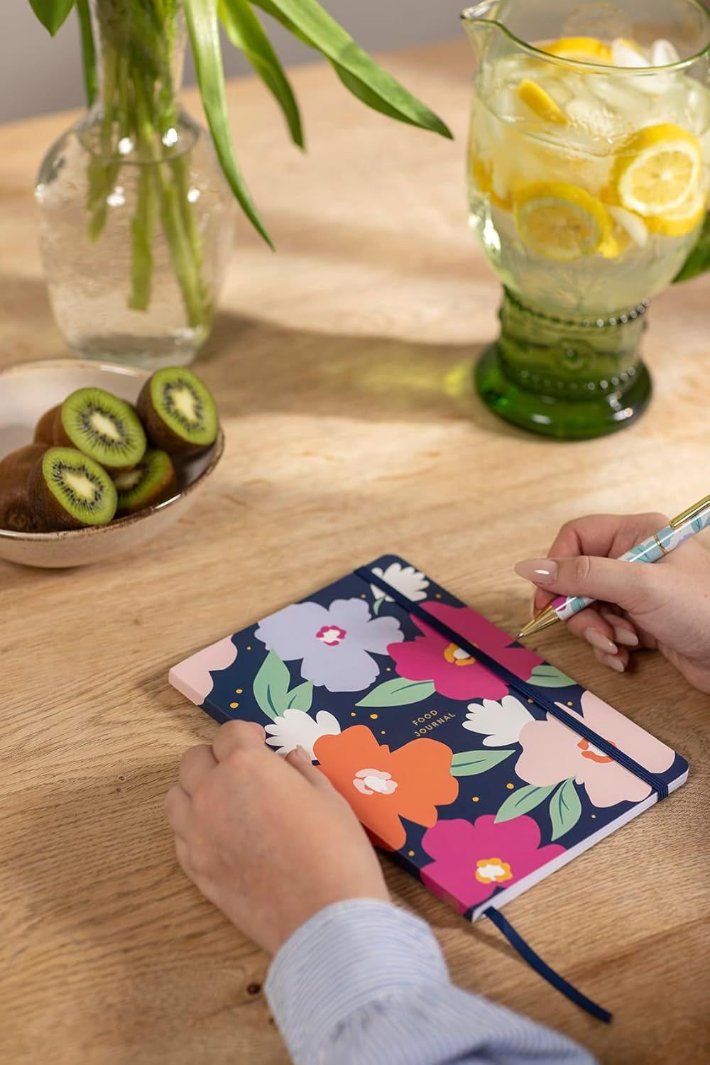 Busy B Food Journal - Floral Daily Food Journal with Weekly Meal Planning, Shopping Lists & Notes. Planner to Help Track Weight Loss - Works with Weight Watchers and Other Diet Plans! FSC&reg; Certified image number 4