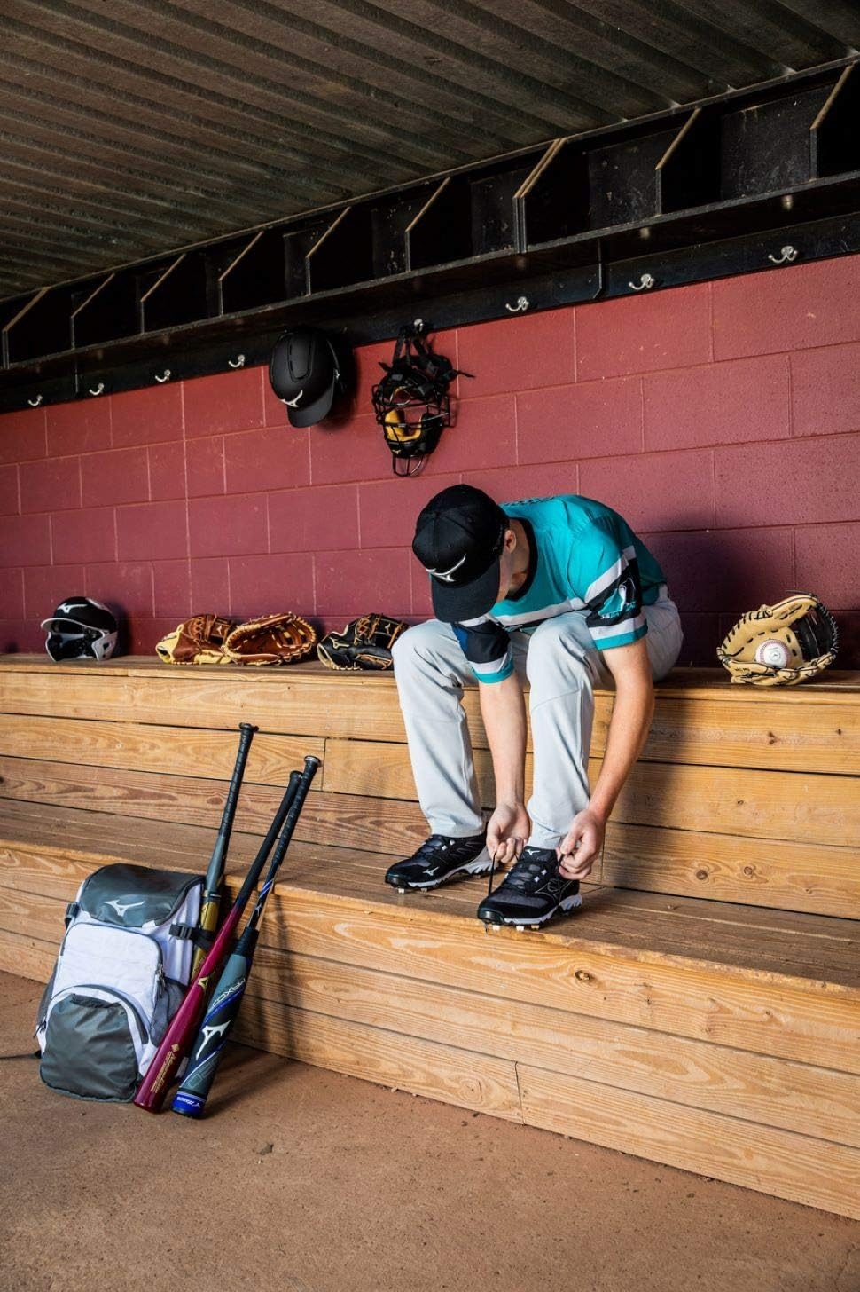 Mizuno Mens 9-Spike Dominant Ic Low Metal Baseball Cleat image number 6