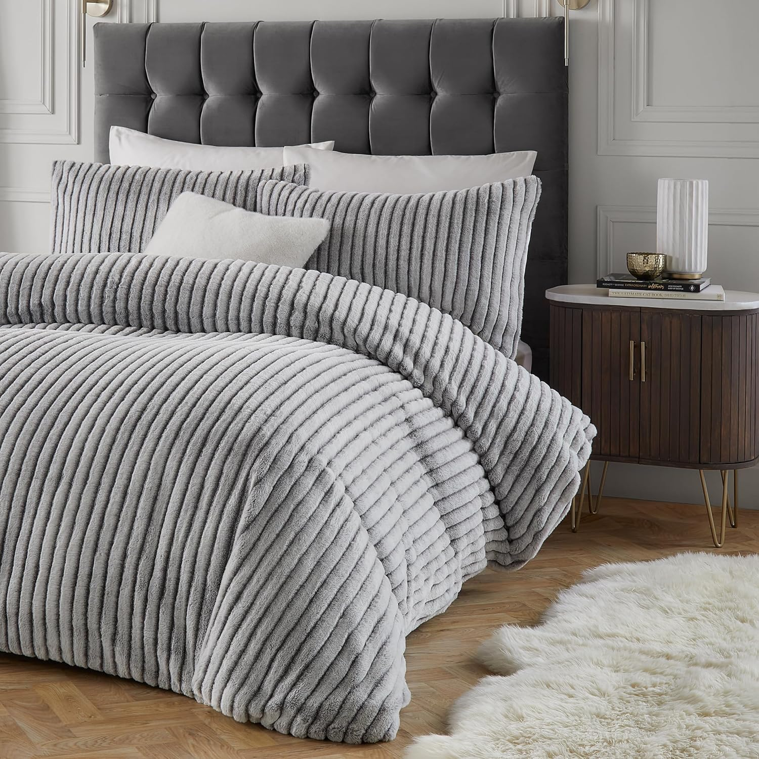 Paoletti Alpine Duvet Cover Set &ndash; Soft Faux Fur Striped Minimalist Bedding Set (Grey - Double) image number 3