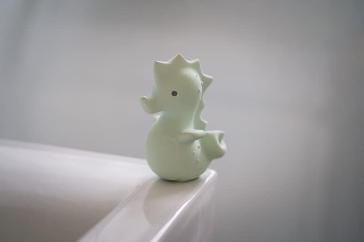 Tikiri Ocean Buddies Marshmallow Fully Enclosed Natural Rubber Bath Toy Set image number 2