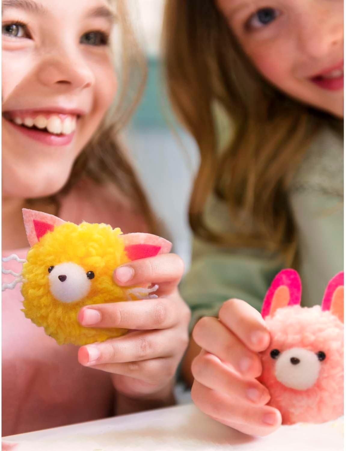 4M - Kidzmaker - Make Your Own Pom Pom image number 4