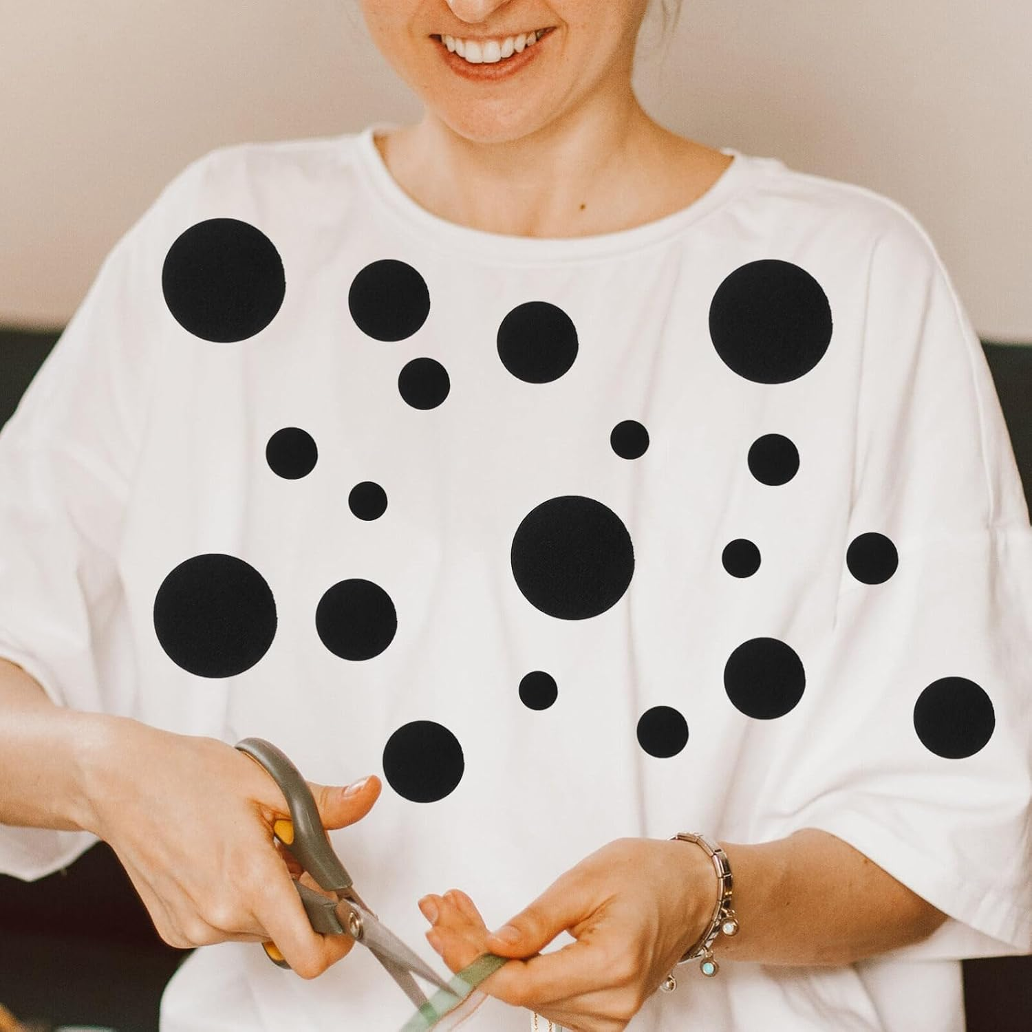 NUOBESTY 4 Sheets of Black Adhesive Felt Circles Die Cut Felt Stickers round Pads Self-Adhesive Sticker Spotty Dots for DIY Craft Projects Supplies image number 2