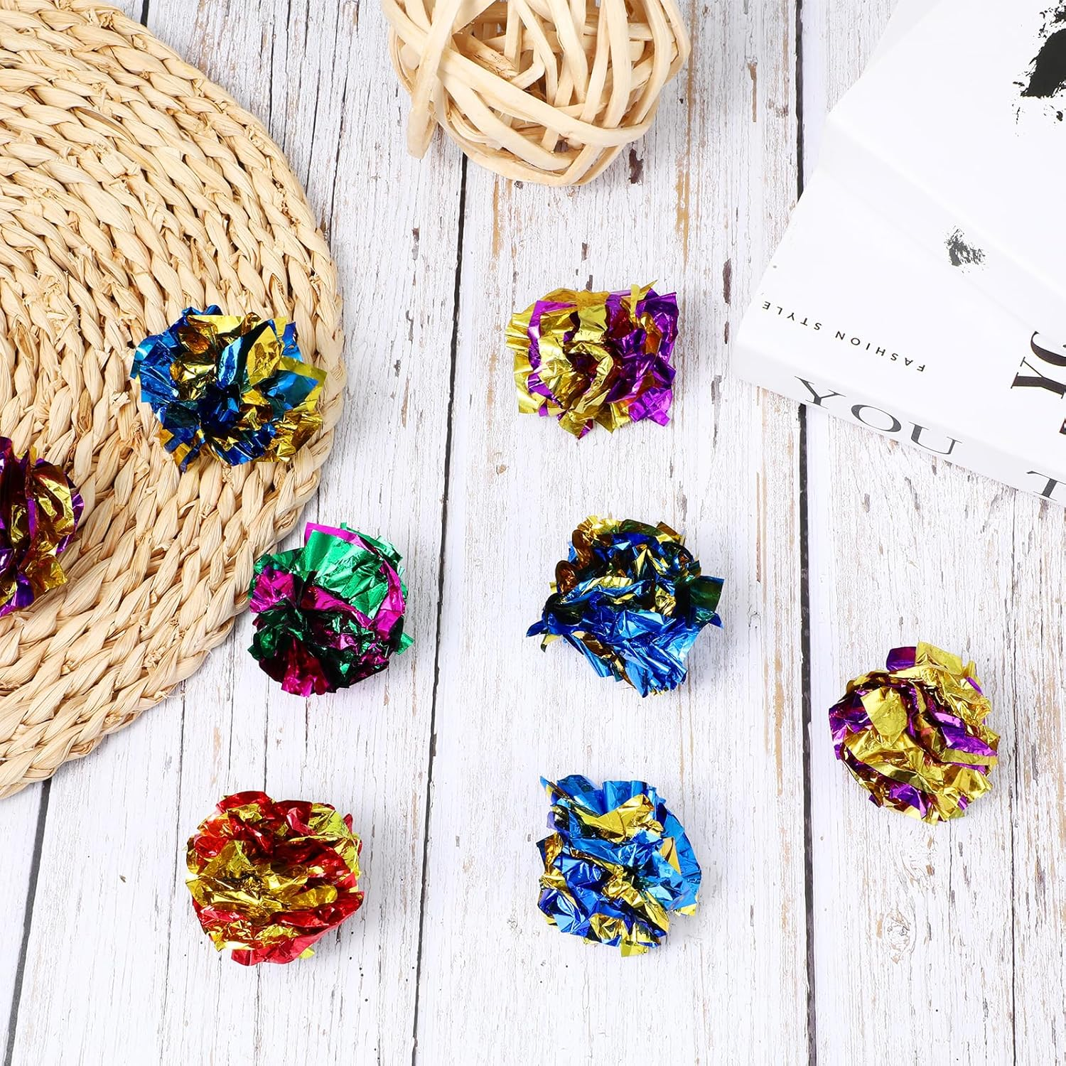 Sliverdew Pack of 30 Interactive Crinkle Balls for Cats 5.8 Cm Cat Ball Toy Colourful Cat Mylar Crinkle Balls Cat Crinkle Ball for House Cats to Stay Fit and Active image number 4