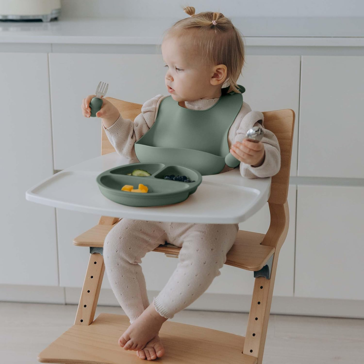 2 Piece Silicone Suction Plates for Babies & Toddlers - 2 Piece Divided Baby Feeding Dish Set, Unbreakable & Travel-Friendly image number 4