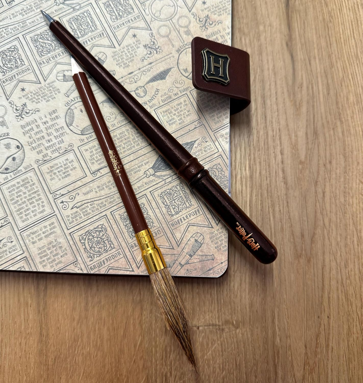 Wizarding World Harry Potter Wand and Broom Pen and Pencil Set (2 Pieces) image number 3