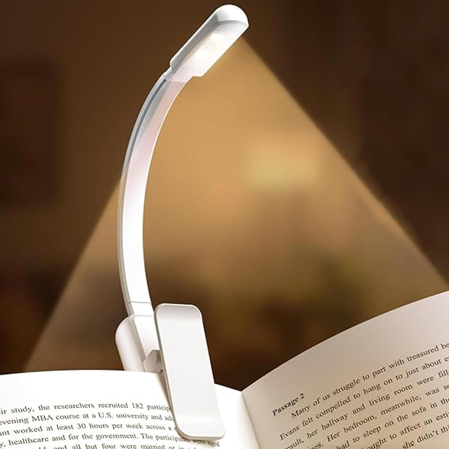 YQQZQ Reading Light,Aaa Battery Clip-On 3 Colors Dimming Led Light,Low Energ Long Runtime,Easy to Carry and Use image number 4