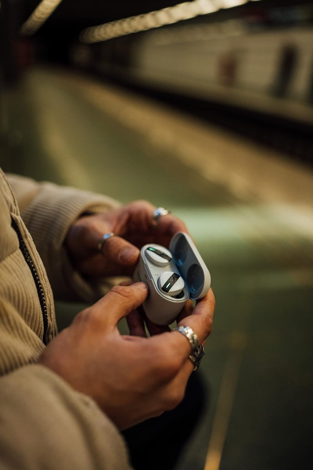 Beyerdynamic Free BYRD Grey True Wireless Bluetooth In-Ear Headphones, Active Noise Cancelling, Long Battery Life, Microphone, IPX4, Sound Personalization and Alexa Built-In (Grey) - Gray image number 4