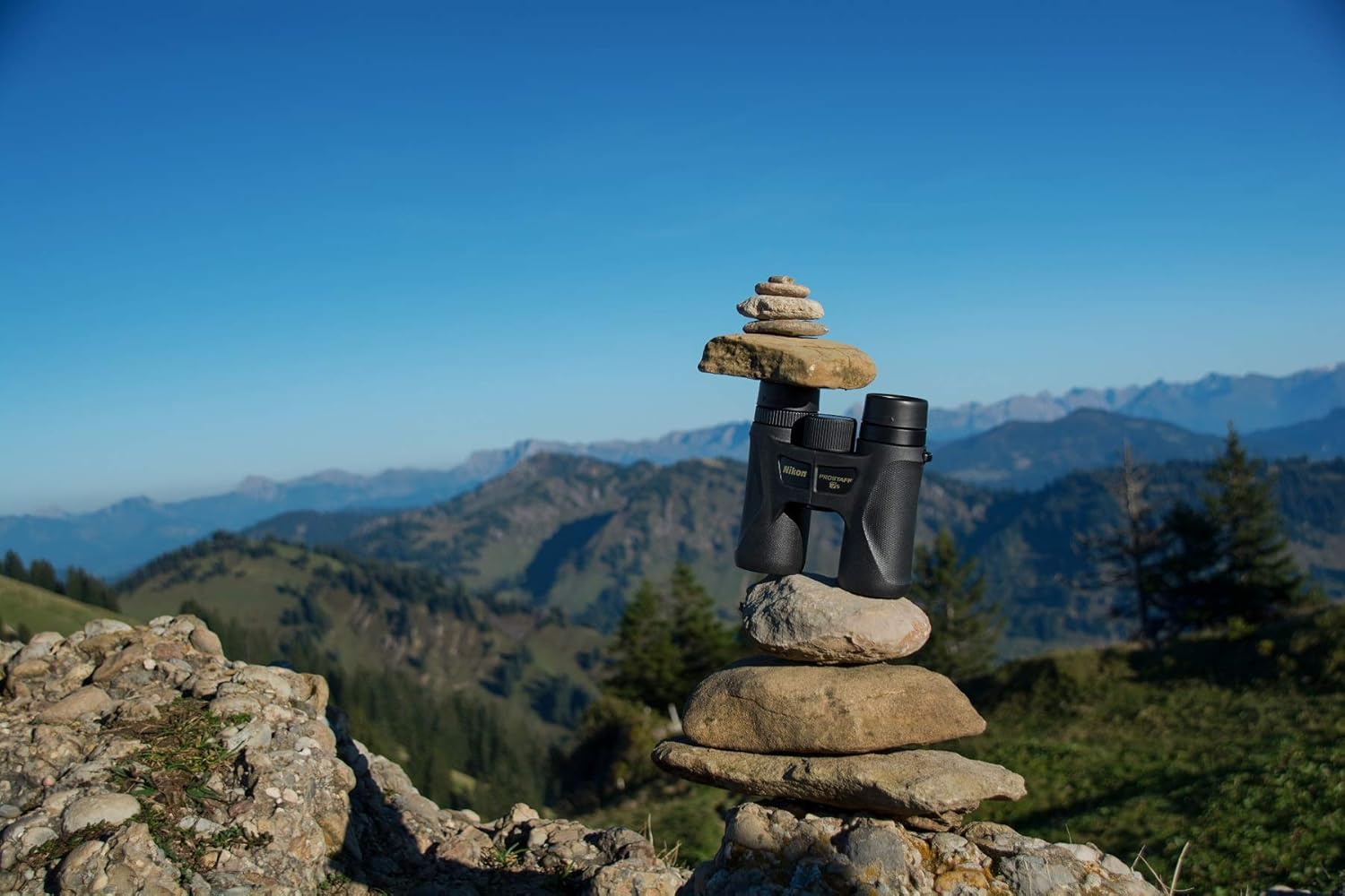 Nikon Prostaff 5 10X42 Binoculars image number 3