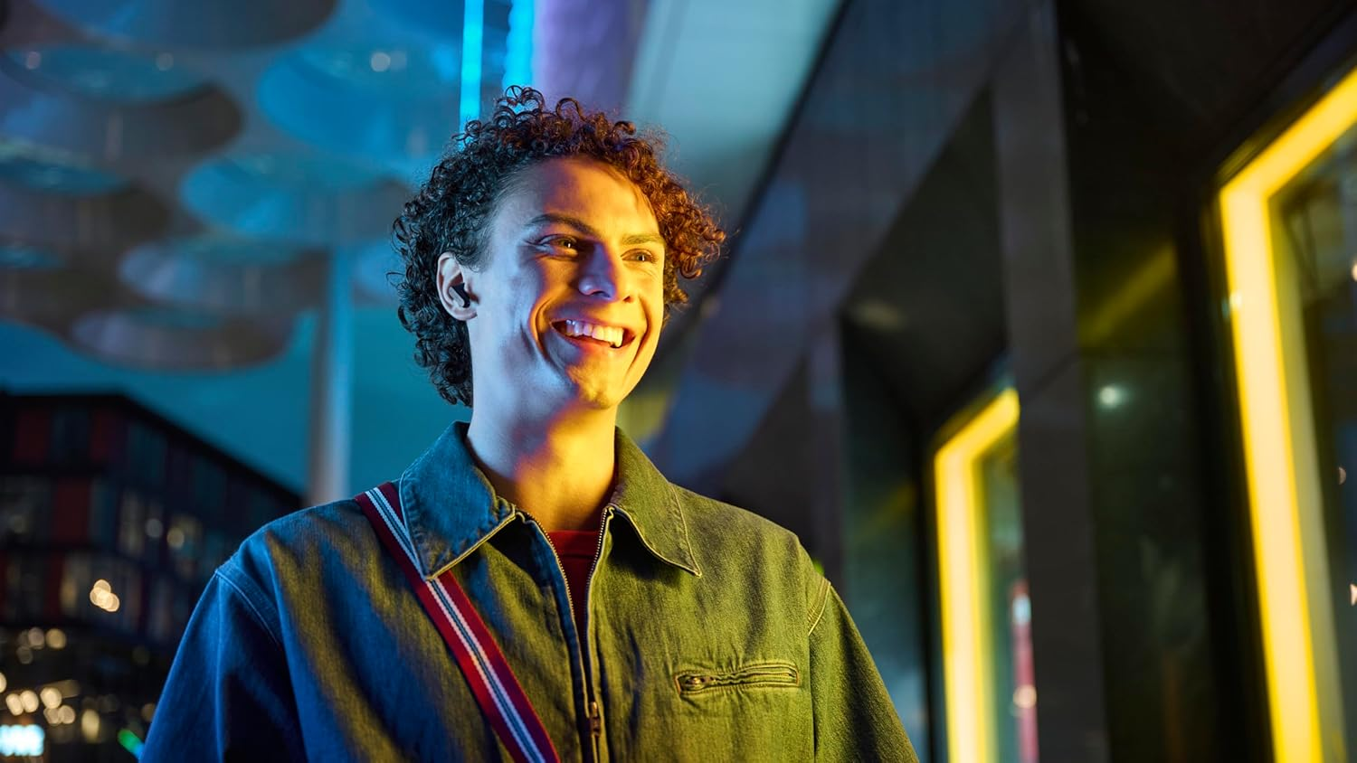 Philips T2000 True Wireless Earbuds, Bluetooth 5.4 Headphones with 4-Mic Clear Calls, Dynamic Bass Boost, 32H Playtime, USB-C Fast Charge, Water Resistant, Multipoint Connection, Touch Control &ndash; Black image number 4