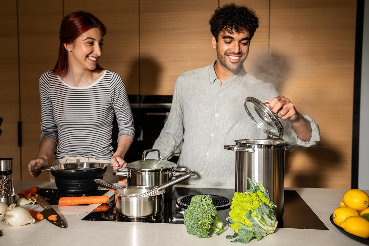 R&Ouml;SLE Elegance Asparagus and Pasta Pot, High-Quality Pot for Preparing Pasta or Vegetables, 4.5 Litres, Stainless Steel 18/10, Sieve Insert, Dishwasher Safe, 30.5 X 17.3 X 24.7 Cm, Silver image number 1