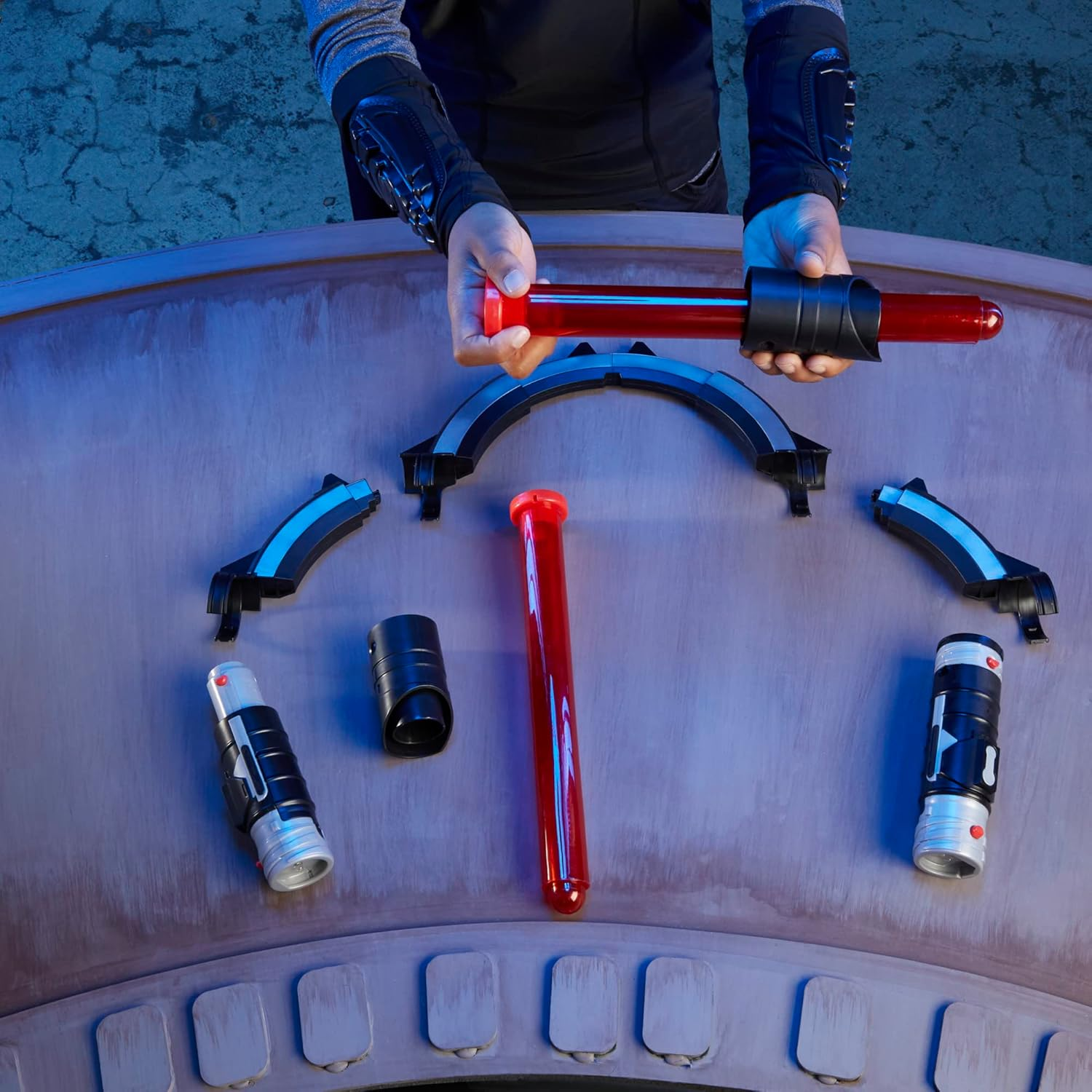 Star Wars Lightsaber Forge Inquisitor Masterworks Set Double-Bladed Electronic Lightsaber, Customizable Roleplay Toy for Kids Ages 4 and Up image number 4