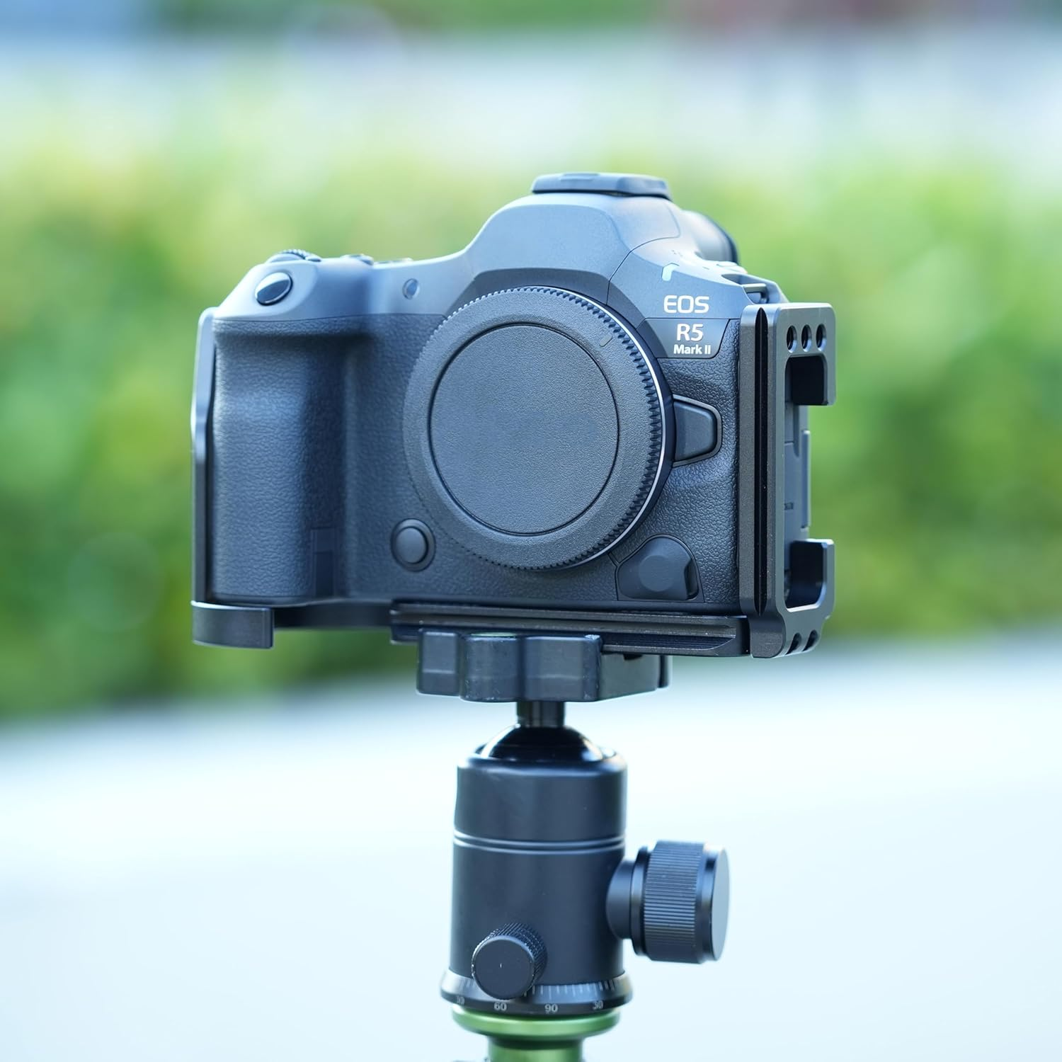 FOTGA R5II L-Bracket Handle, L-Shaped Handle with Vertical Quick Release Plate Mount for Canon EOS R5 Mark II Camera, Integrated Side Grip, Quick Release Plate Compatible with Arca Swiss image number 1