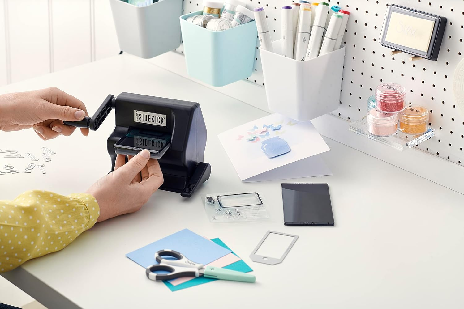 Sizzix Portable Manual Die Cutting & Embossing Machine for Arts & Crafts, Scrapbooking & Cardmaking, 2.5&rdquo; Opening, One Size, Tim Holtz Sidekick Starter Kit image number 6