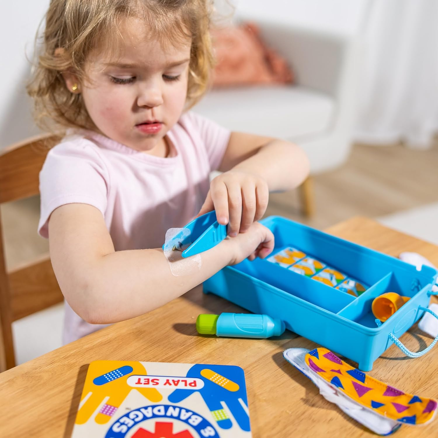Melissa & Doug Pain & Bandages Reusable First Aid Playset &ndash; Role-Play Medical Kit with Water‑Reveal &ldquo;Pains&rdquo; & Bandages &ndash; Ages 3+ image number 5