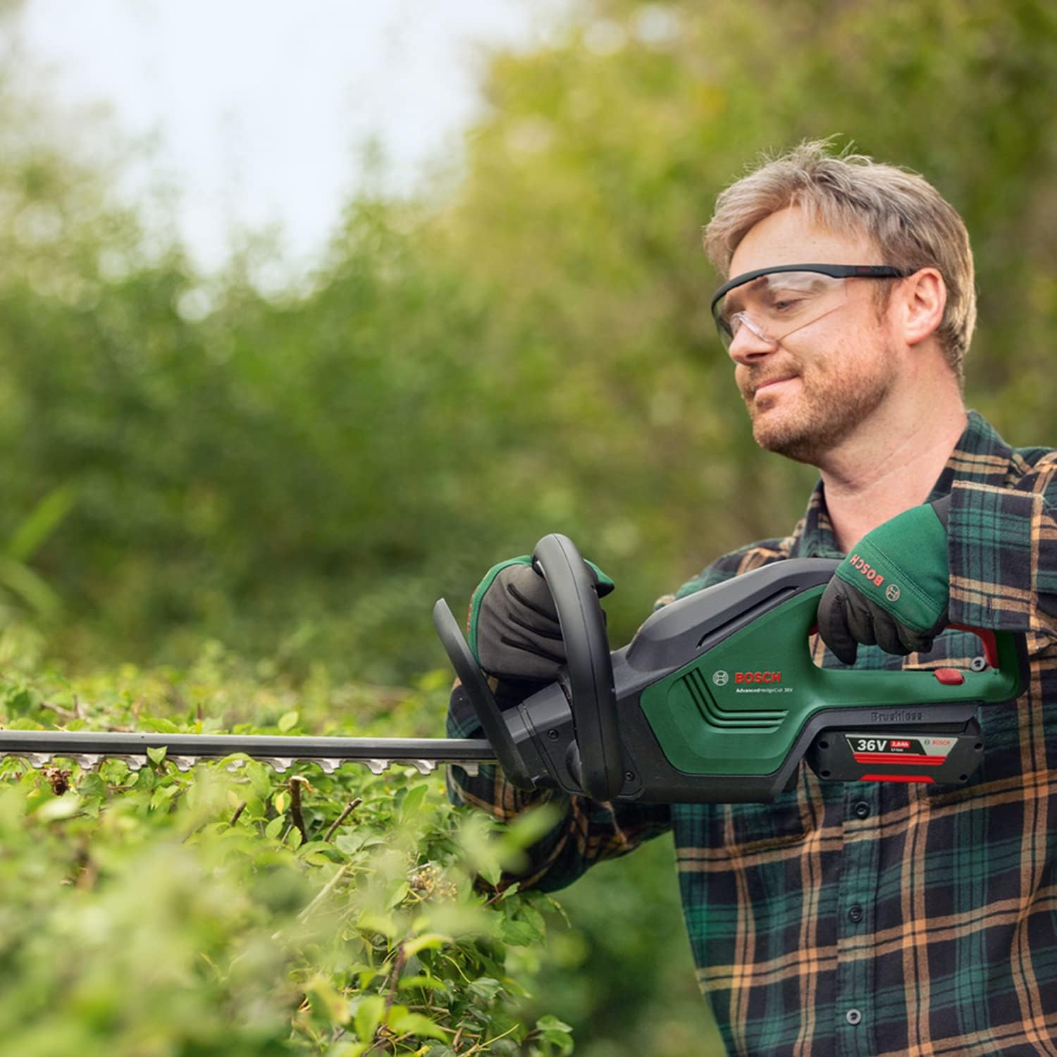 Bosch Home & Garden 36V 2.0 Ah Li-Ion Battery & Charger Starter Set 36V Power for All (DIY Home and Garden Tools) image number 3