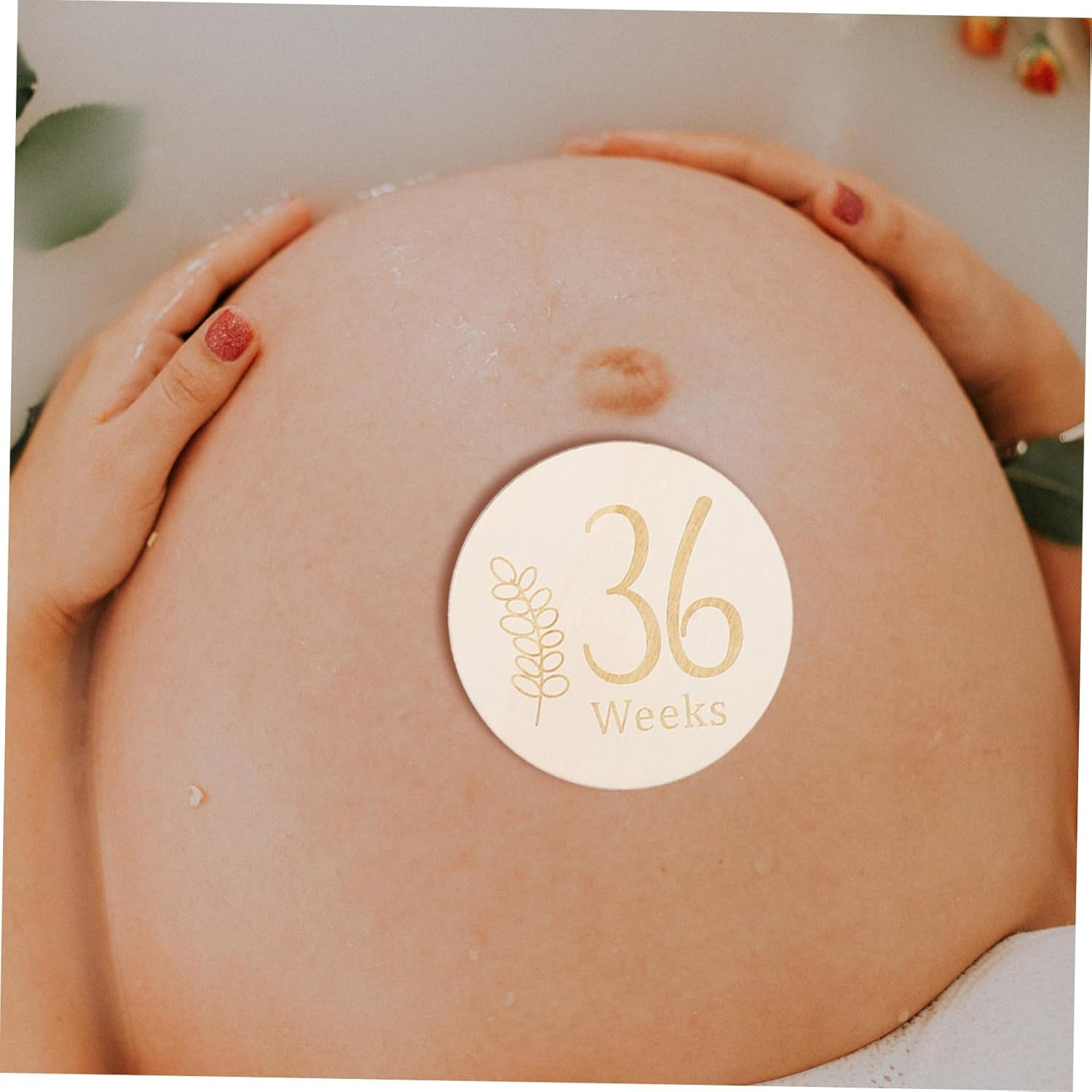 11Pcs Double-Sided Wooden Pregnancy Weekly Milestone Discs Capture Your Growth with Photo Props Showers and Newborn Memories image number 4