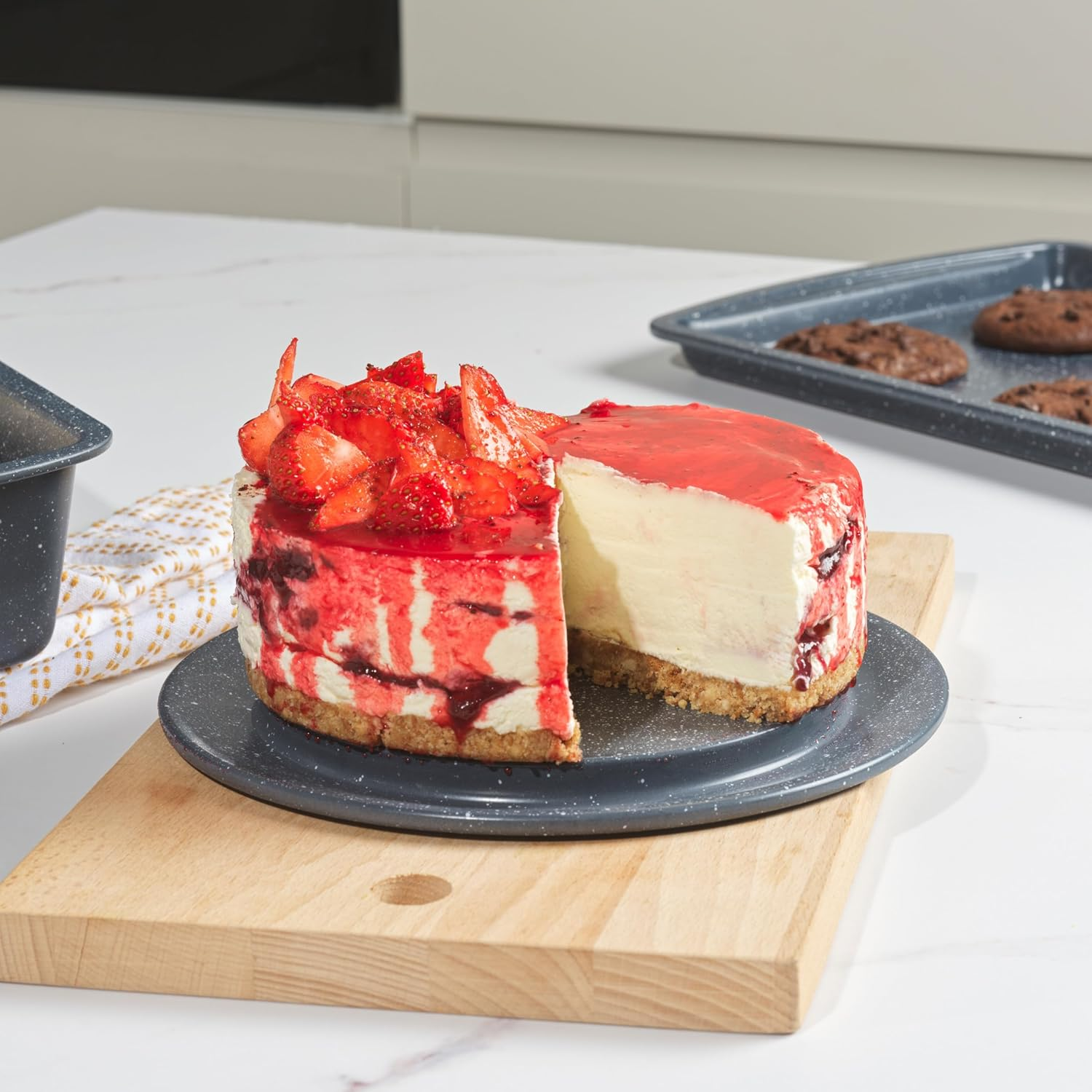 Russell Hobbs RH03419EU7 Nightfall Stone round Springform Pan - 18Cm / 7 Inch Non-Stick Cake Tin with Loose Base & Serving Plate, Carbon Steel, Leakproof Baking Pan, for Cake, Cheesecake, PFOA Free image number 4