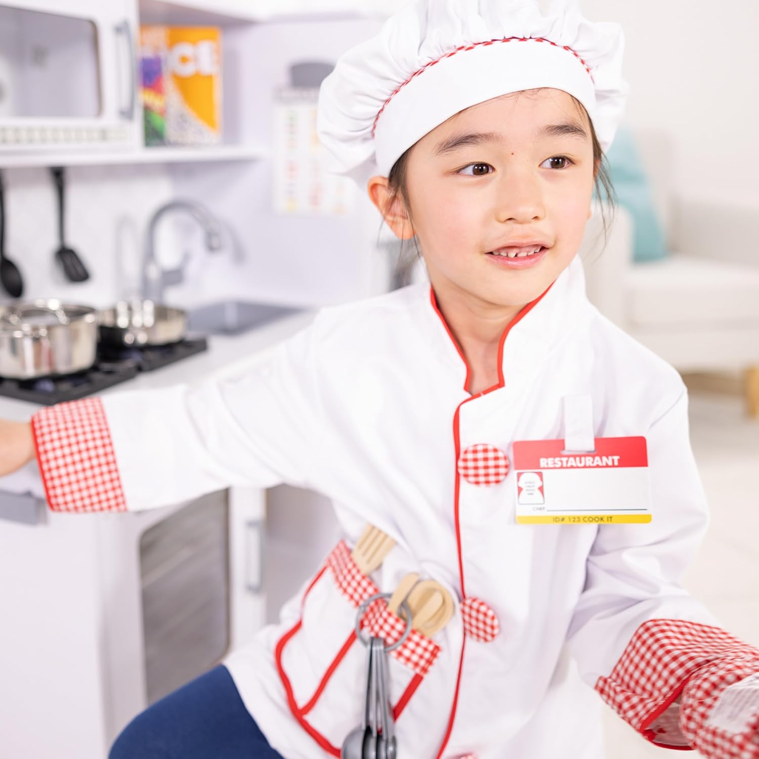 Melissa & Doug Chef Role Play Costume image number 4