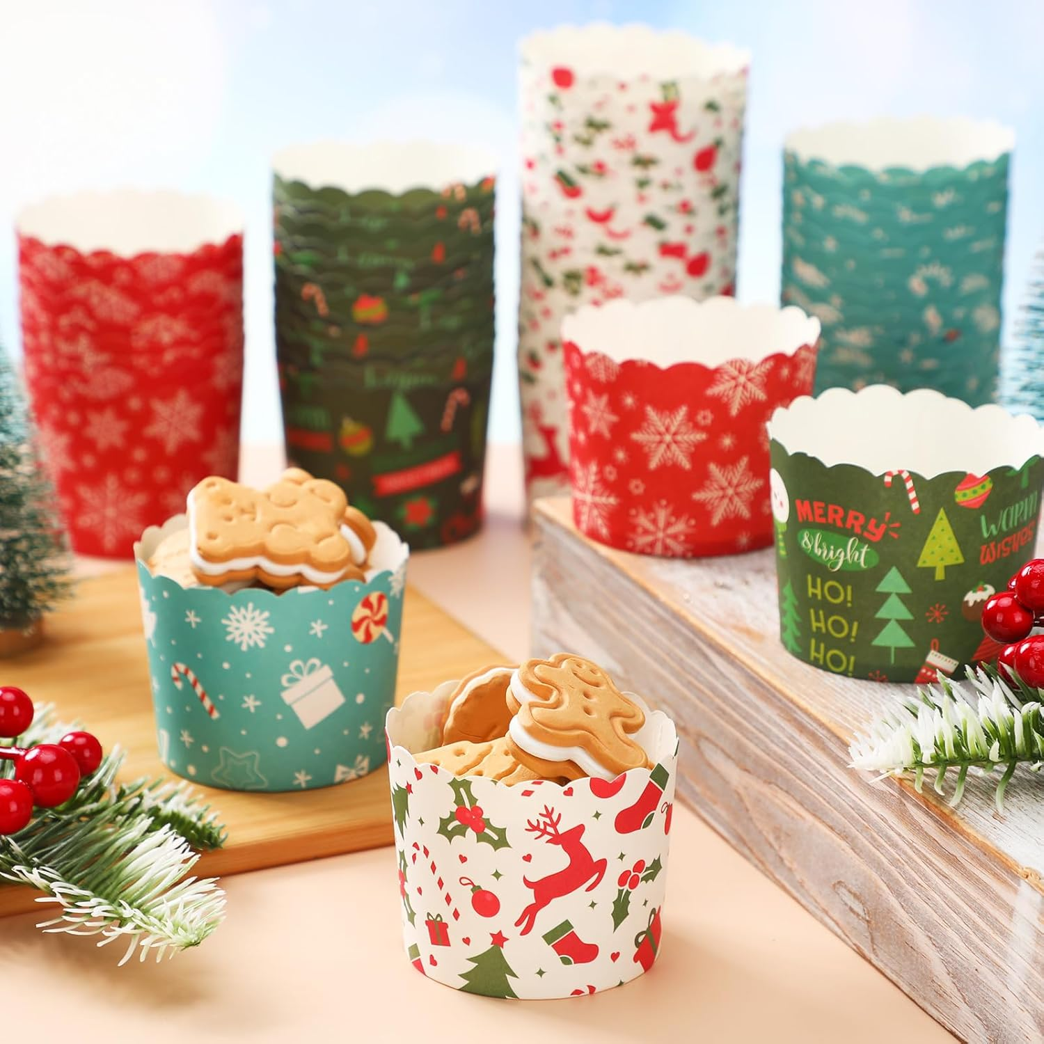 Uiifan 200 Pcs 6 Oz Muffin Cupcakes Christmas Baking Paper Cups Greaseproof Baking Cup Christmas Muffin Paper Cups 4 Styles Xmas Baking Paper Cup Christmas Party Supplies for Cake Balls Candies image number 5