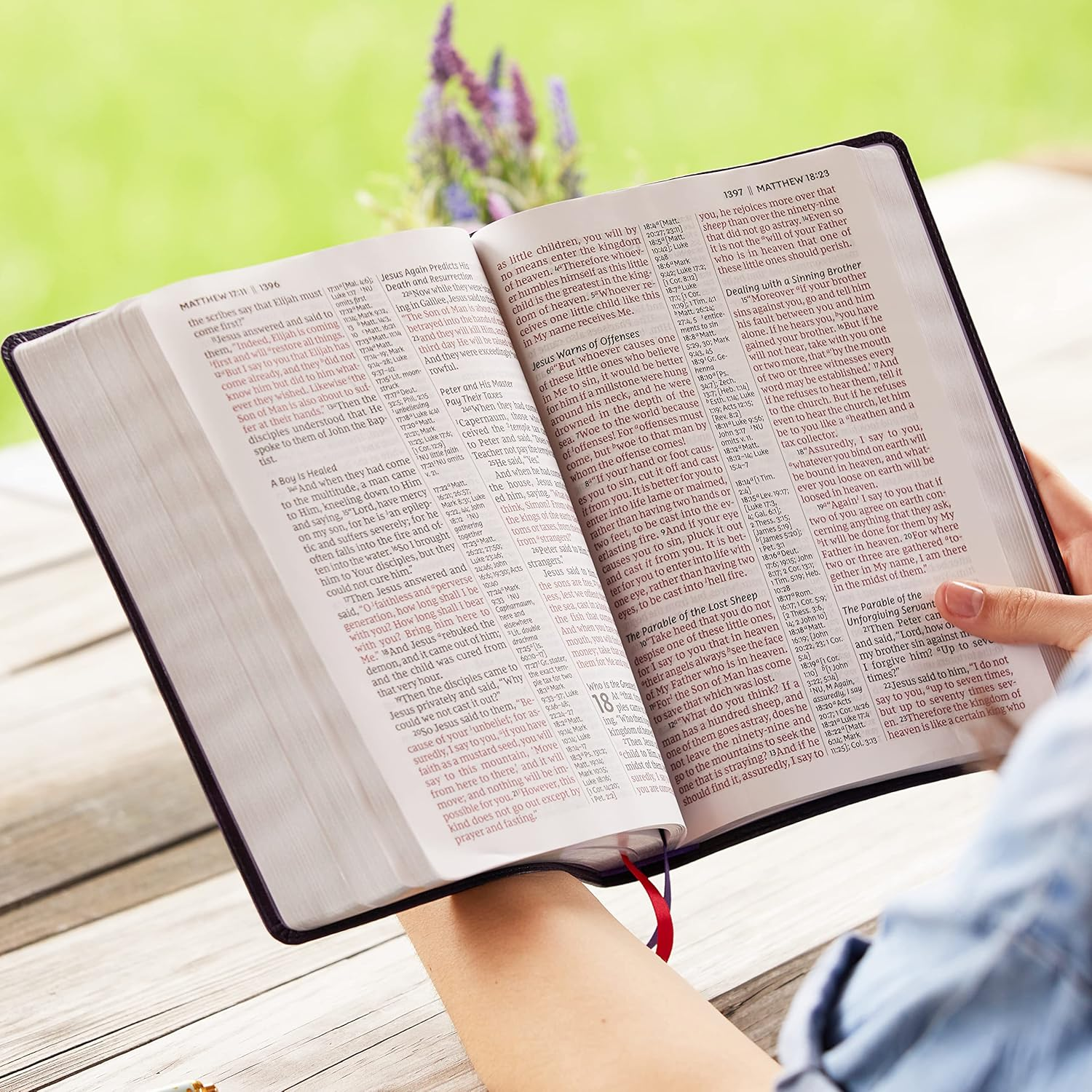 NKJV Giant Print Center-Column Reference Bible, Verse Art Cover Collection, Red Letter, Comfort Print [Purple]: Holy Bible, New King James Version image number 2