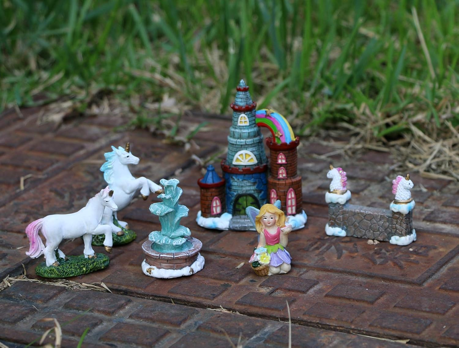 Bangbangda Unicorn Figurines Fairy Garden Accessories - Miniature Unicorn Gift Set Outdoor Garden Decoration &ndash; Fairy Figurines Castle Fountain Girl Birthday Gifts (Set of 23)