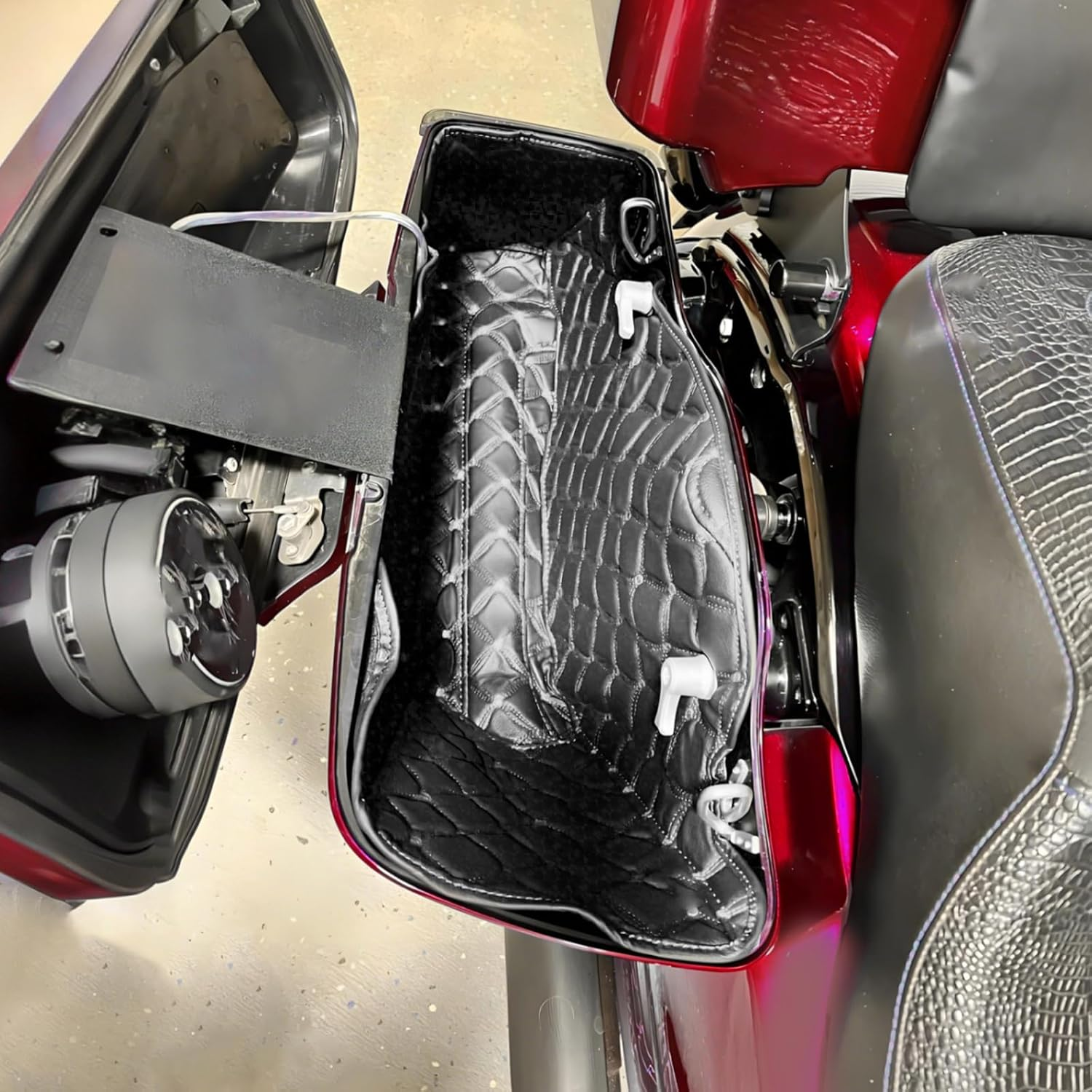 HDBUBALUS Saddlebag Liners Carpet Insert Fits for 2024-Later Road Glide Street Glide 2023 Street Glide CVO Road Glide CVO (White Stitching)