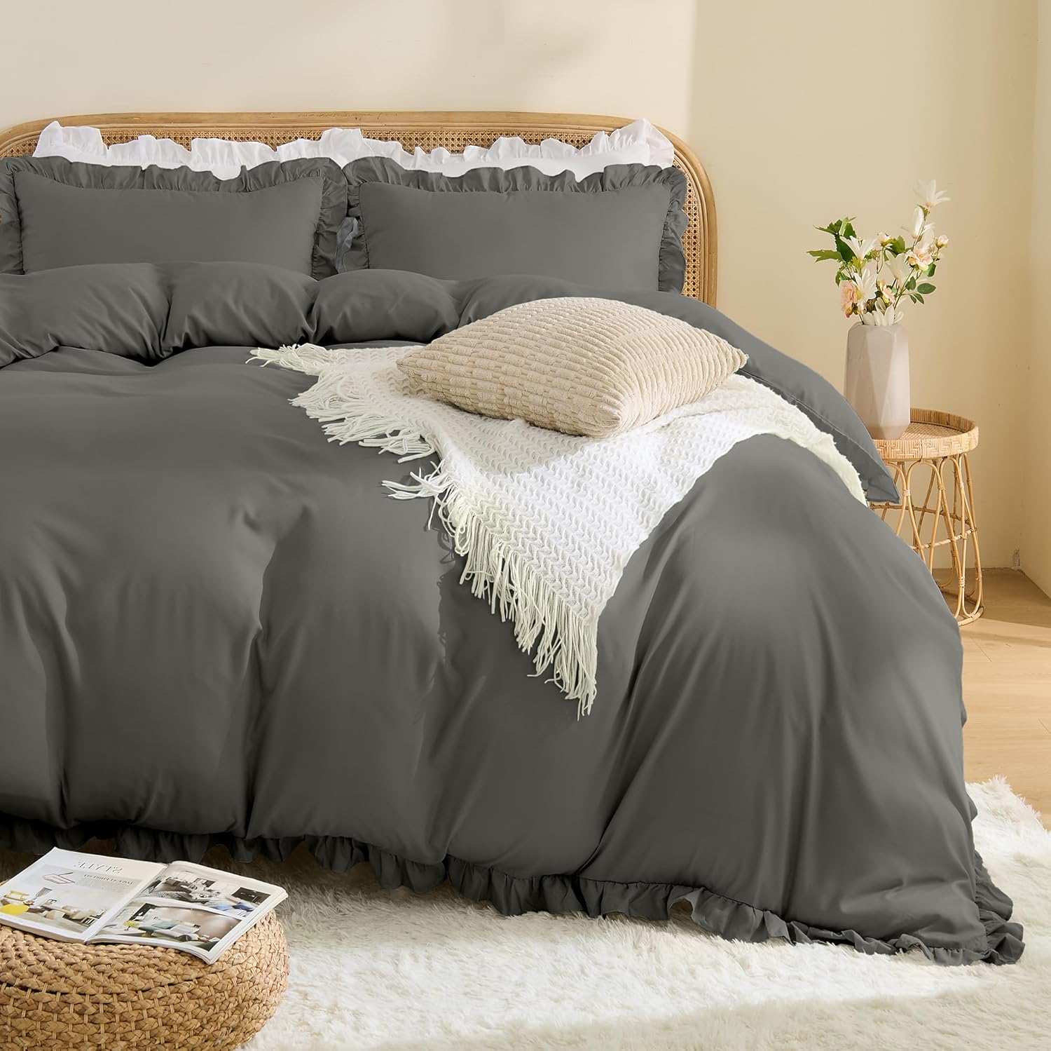 LINENOVA Ruffle Quilt Cover Set King &ndash; Ultra Soft 2000TC Microfibre Duvet Doona Cover with Corner Ties & Button Closure &ndash; 3-Piece Bedding Set with 2 Pillowcases - Light Pink