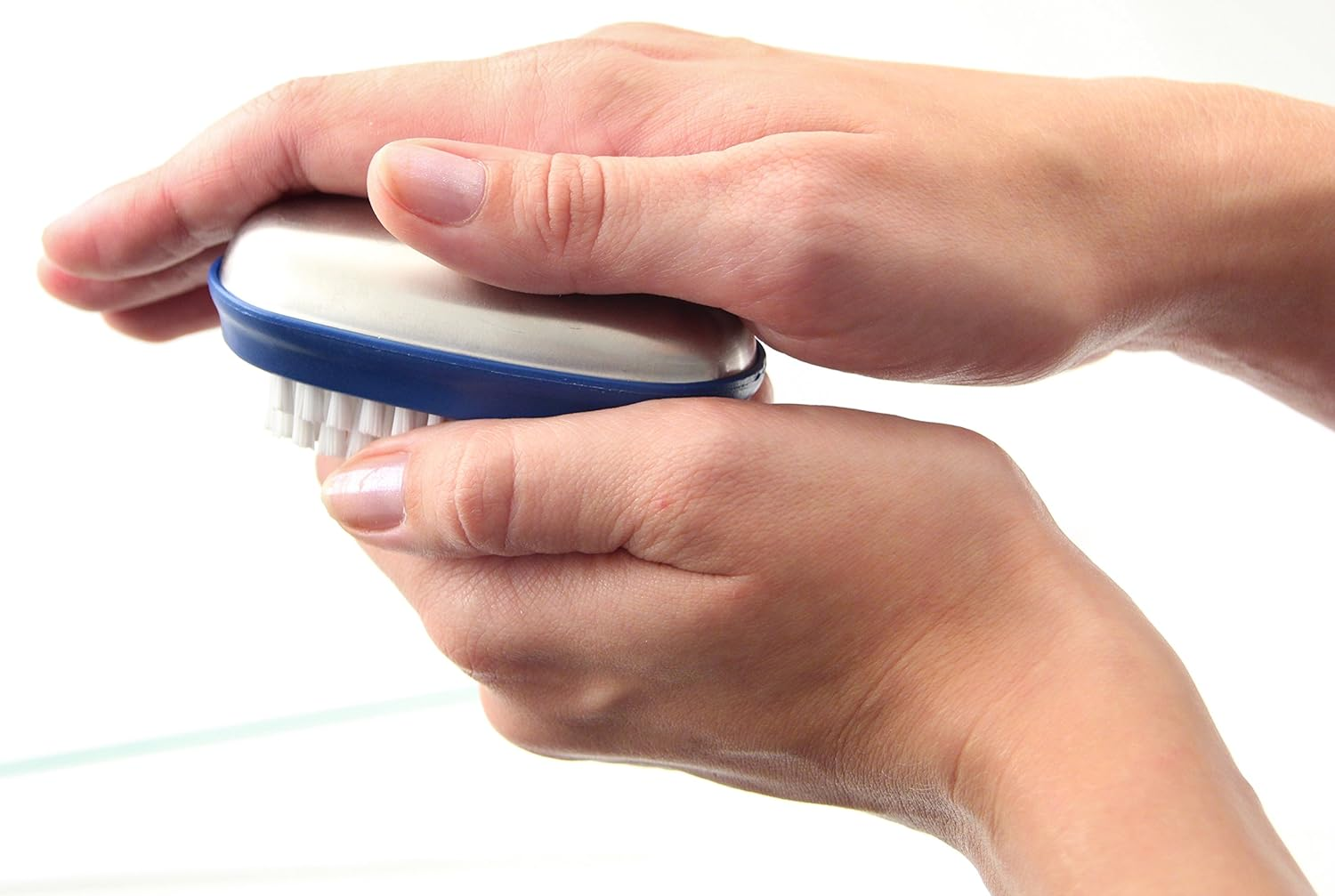 Fackelmann Nail Brush with Stainless Steel Soap image number 3