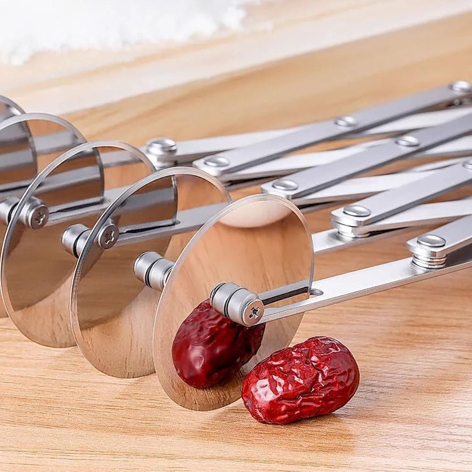 7 Wheel Pastry Cutter Roller, 7 Wheel Pizza Cutter Easy to Use Multifunction Adjustable Width Stainless Steel for Dough image number 5