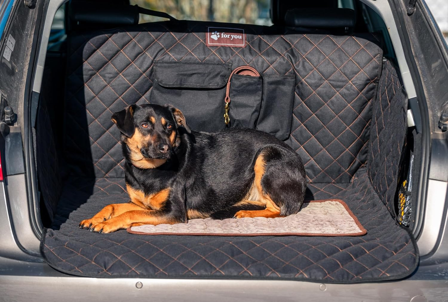 Foryou&reg; Car Boot Protector with Boot Sill Protection Including Cooling Mat &ndash; Universal Boot Protection Mat for Dogs Water-Repellent &ndash; Scratch-Resistant Car Blanket, Premium Quality, Made in Germany image number 5