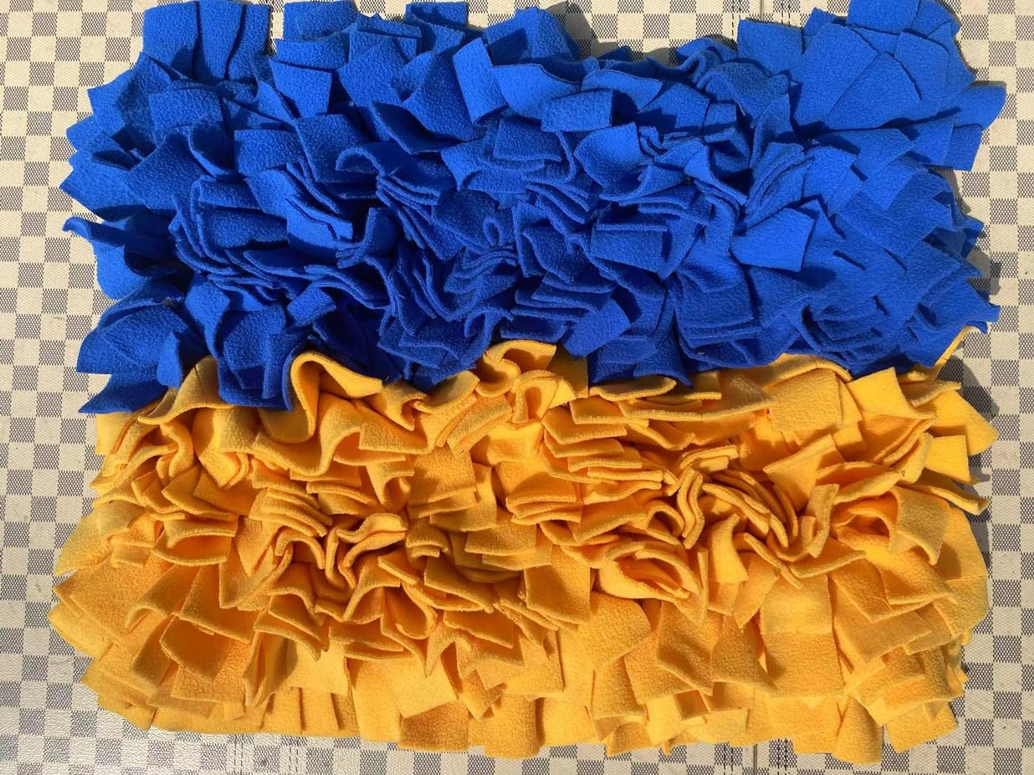 Thick Tough Slow Feeding Mat for Large Breed Dogs, 45X60Cm Blue and Yellow Color Sniffing Mat image number 1