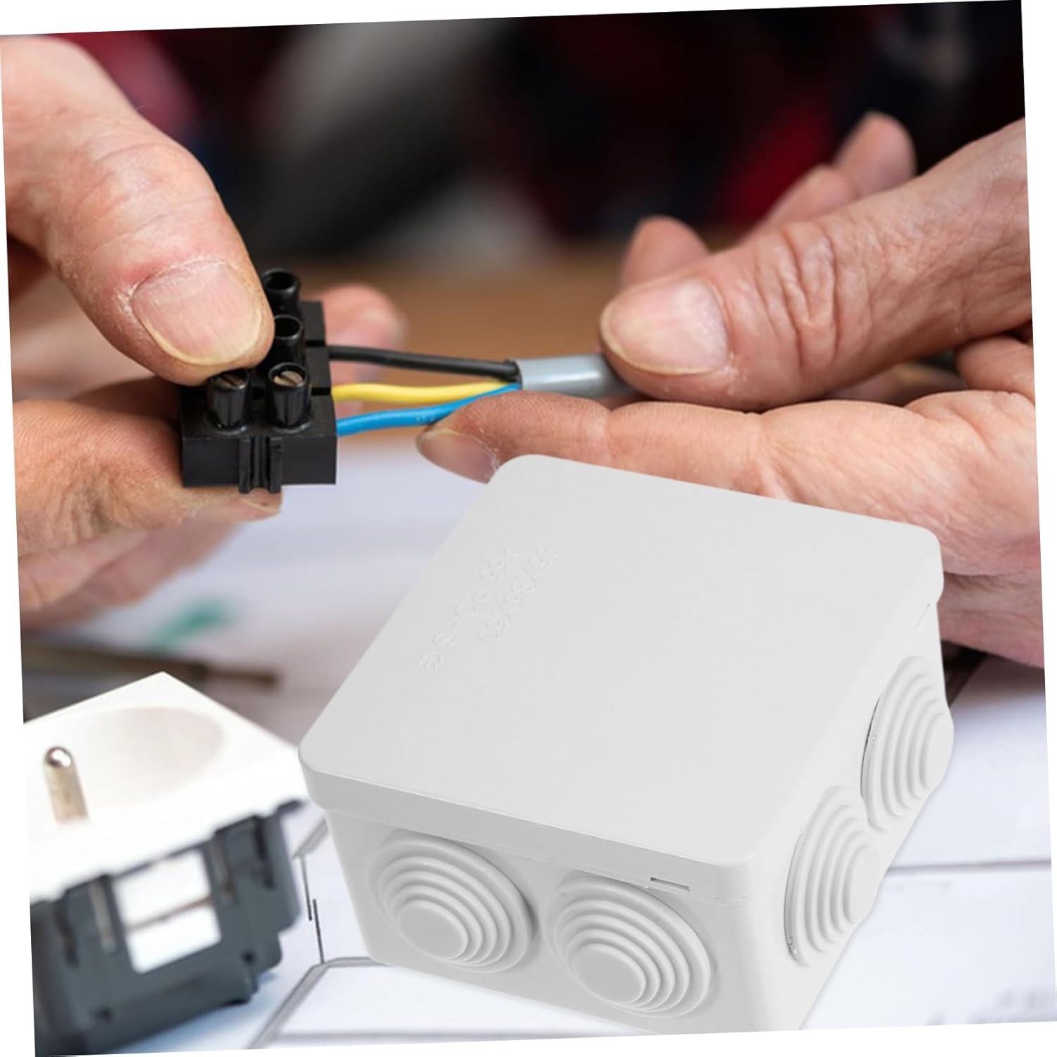 SOLUSTRE Electrical Box Outdoor Weatherproof Junction Box Small Plastic Enclosure for Outdoor Use image number 5