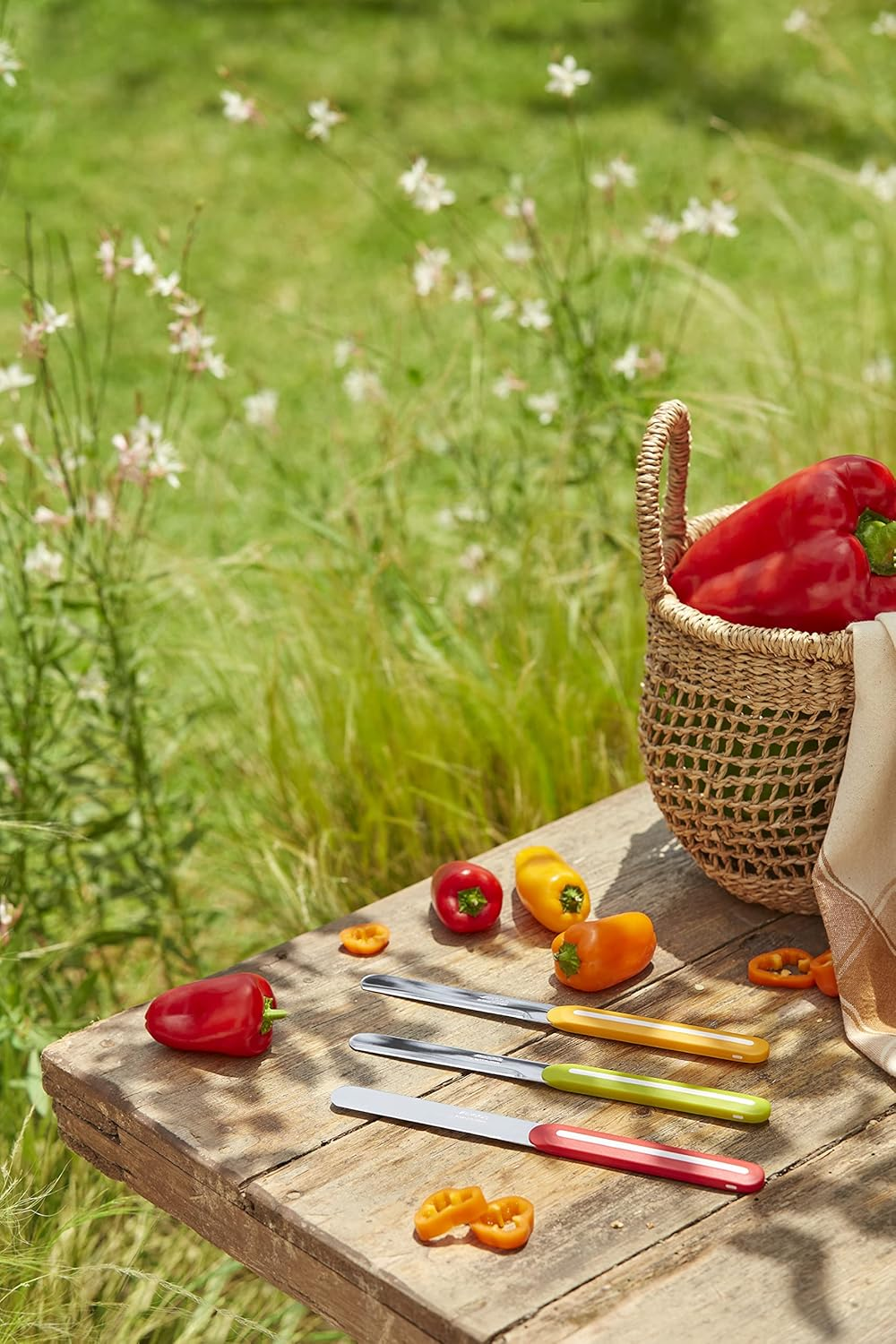 Arcos Paring Knife Set of 3 Pieces 4 Inch Stainless Steel. Colorful Kitchen Knives for Peeling Fruits and Vegetables. Ergonomic Polypropylene Handle. Serie B-Line. Color Orange, Red and Green. image number 6