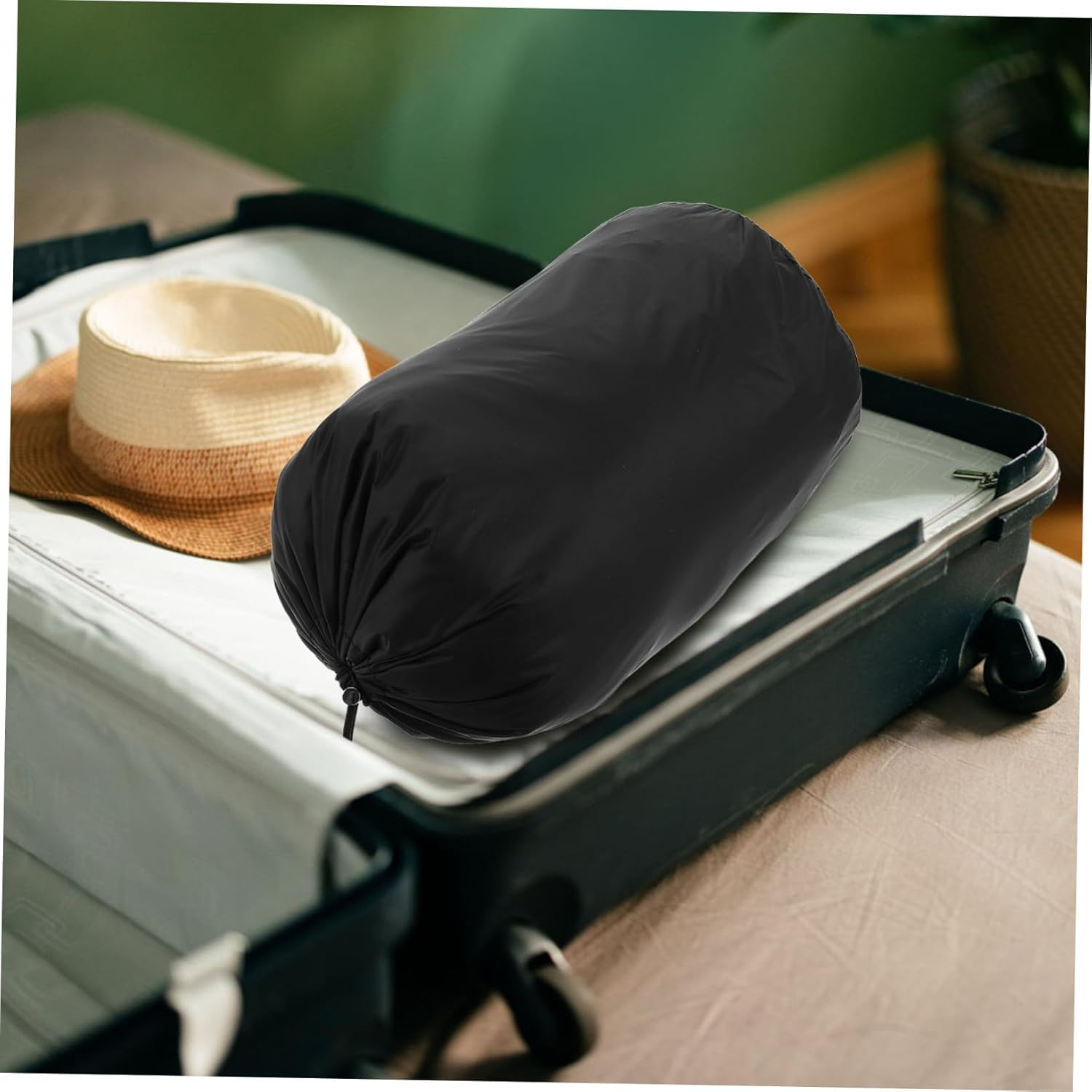 Didiseaon down Jacket Storage Bag with Drawstring Closure, Lightweight Waterproof Clothes Storage Pouch for Travel, Windbreaker and Raincoat Garment Organizer (16.5Cm Diameter X 33Cm Height, Black