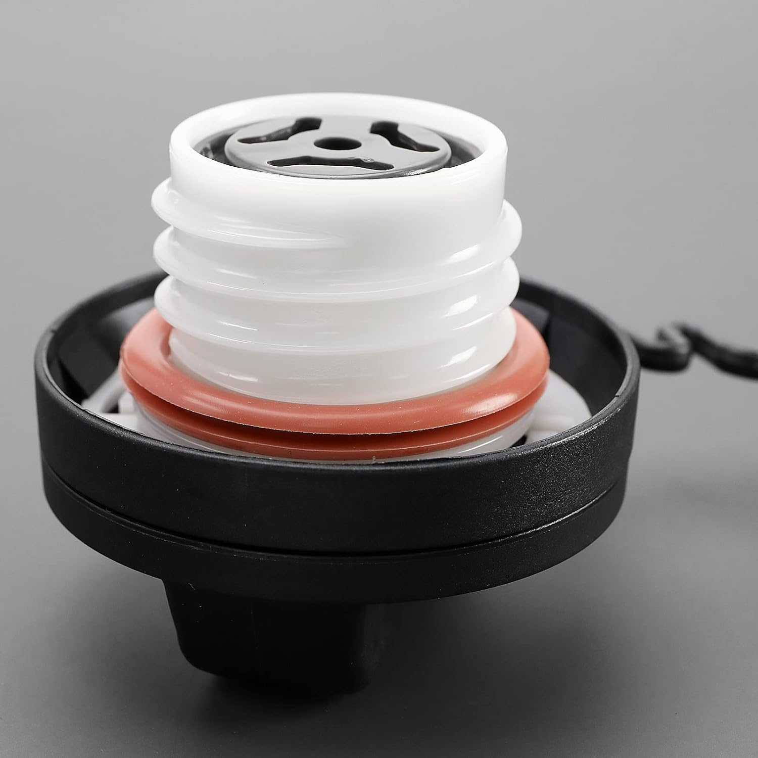 Ecsing Fuel Filler Cap Replacement 31392044 30636587 30769237 31321925 8613986 Compatible with Volvo Vehicles S60/S80/V60/V70/XC60/XC70/XC90 Fuel Tank Gas Cap image number 6