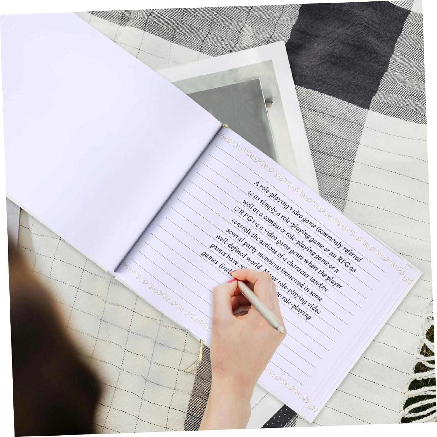 Amosfun Memorial Guest Book Elegant Wedding Photo Album with Unique Foil Design for Cherished Memories at Weddings Funerals and Special Events image number 4