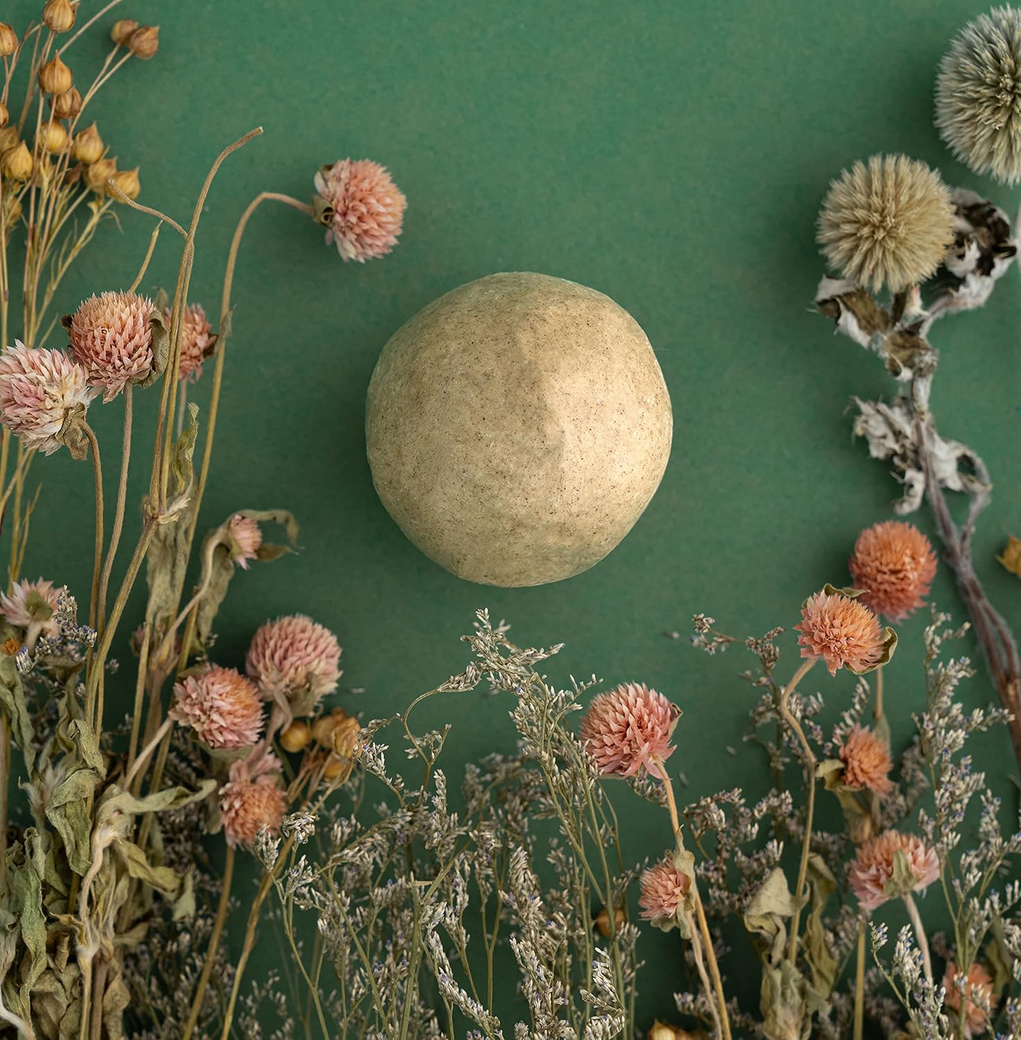 ERIGERON All-In-One Vegan Cruelty-Free All Natural Ingredients Handmade Heartleaf Green Shampoo Bar with Zero Waste Box Packaging image number 3