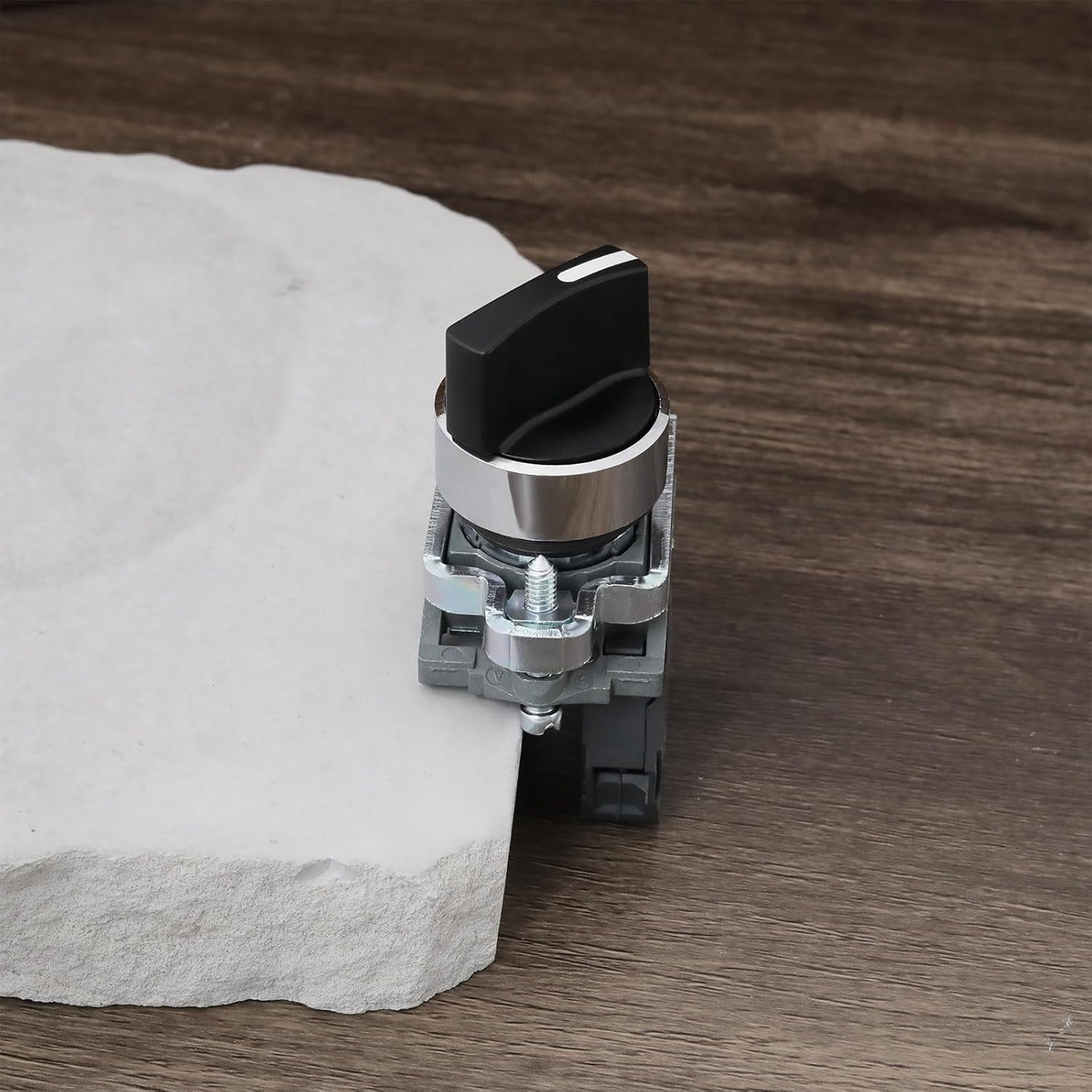 VGOL 1Pc Selector Switch 2 Position Switch Standard Handle Selector Push Button XB4-BD21 22Mm 1NO 10A/380V for Electrical Appliances Black