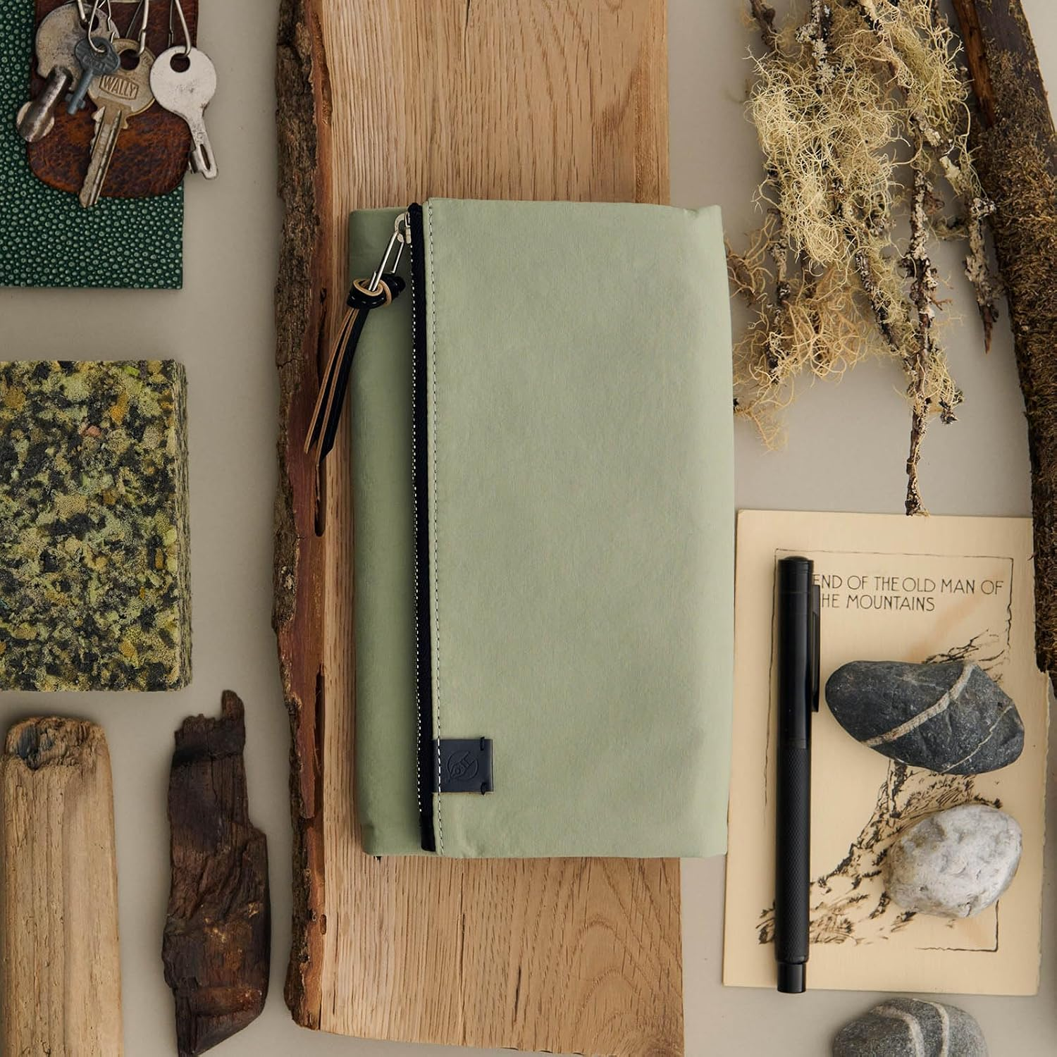 Almost Daily Notebook Weeks (Weekly Notebook) Cover Tragen (Oakmos) image number 4