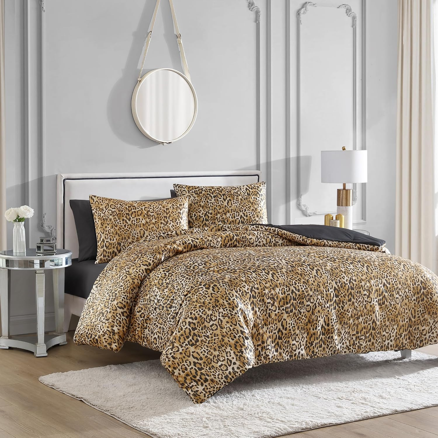 Juicy Couture Full/Queen Leopard Satin Duvet Cover Set - Cheetah Print 3-Piece Machine Washable Reversible Animal Print Bedding Duvet Cover and Sham Set image number 3