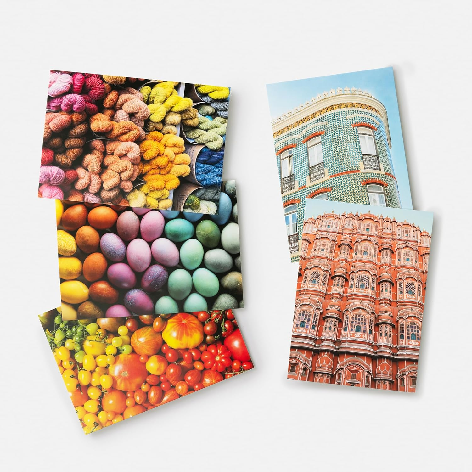 A World of Patterns: 100 Vibrant Postcards image number 4