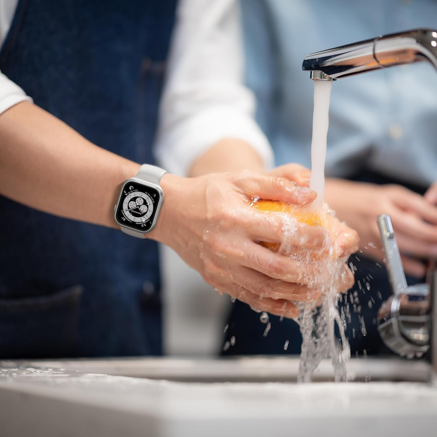 Zumyzu 2 in 1 Waterproof Case Compatible with Apple Watch 40Mm Series 6/5/4/SE with Tempered Glass Screen Protector, Full Coverage Bumper Cover for Iwatch Case 40Mm Starlight image number 5