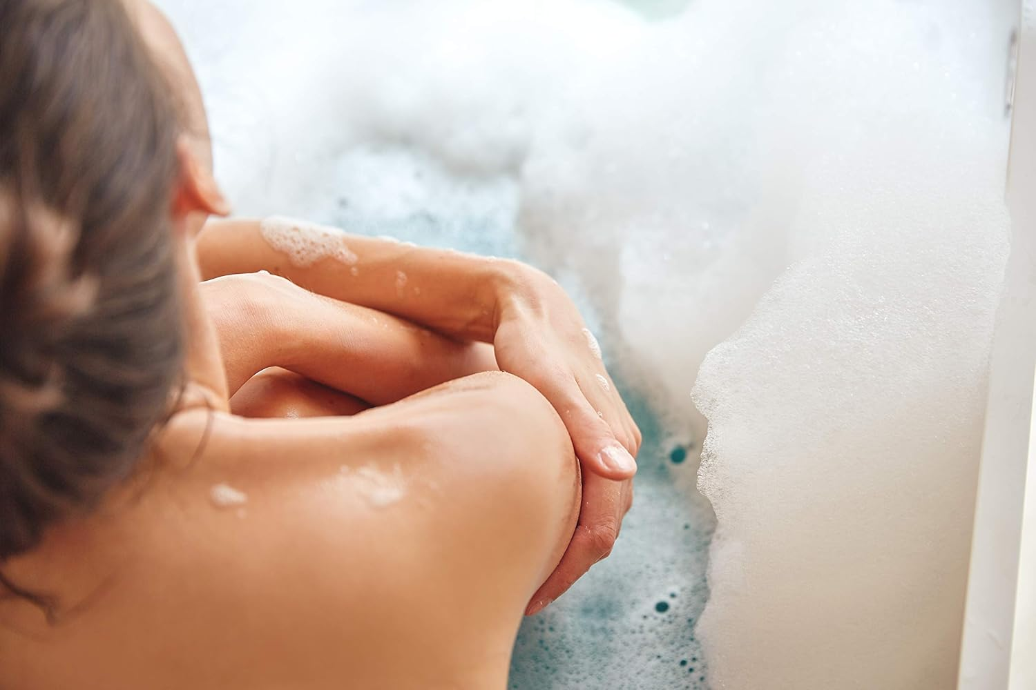 Kneipp Aroma Care Foam Bath Cold Time - Bath Additive with Natural Essential Oils Made of Eucalyptus & Mint - Gentle Skin Care - Aromatic Effect for Better Well-Being - 400 Ml image number 4