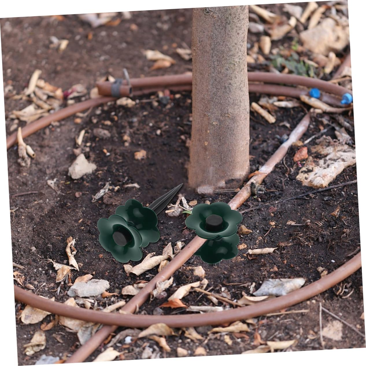 Sosoport 6Pcs Garden Hose Guide Spikes Outdoor Hose Holder Stand with Solid Plastic Stakes for Lawn Irrigation Suitable for Patio and Yard Gardening image number 6