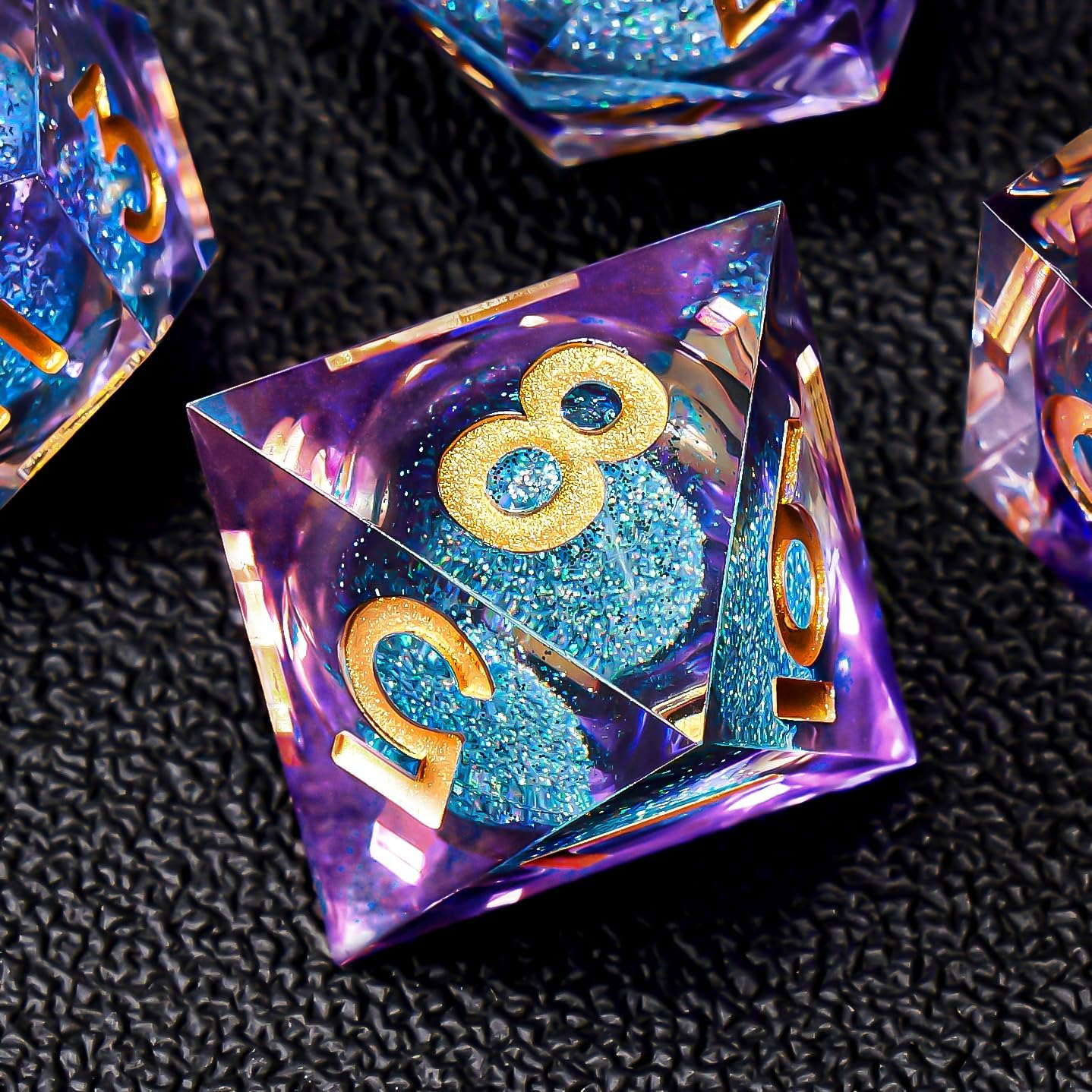 Liquid Core DND Dice Set,Sharp Edge Liquid Core Resin Handmade Cat Eye Dice with Gift Box 7 PCS for Role Playing Dungeons and Dragons Ttrpg(Purple&Blue Quicksand)