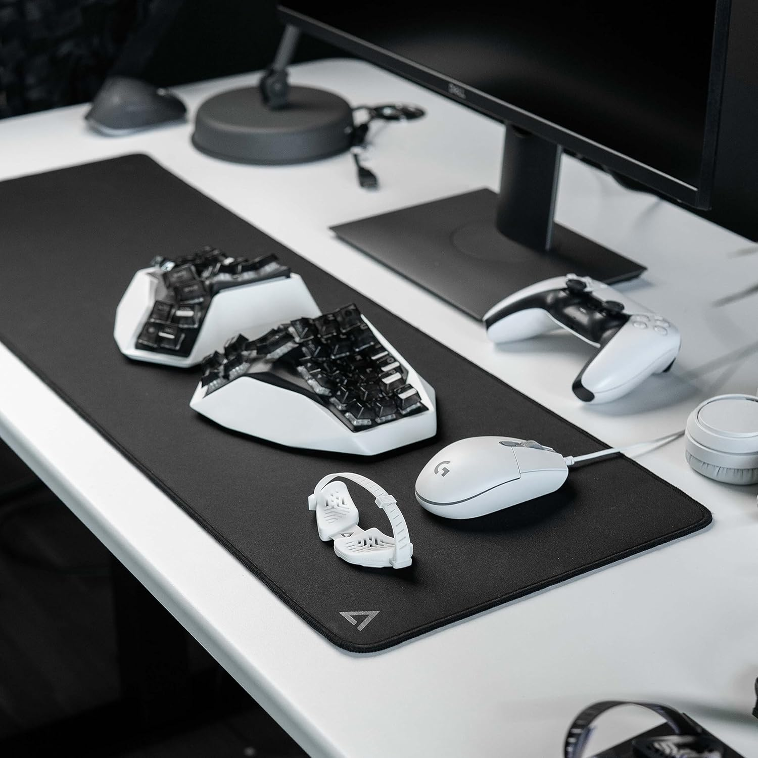 Gaming Desk Pad (Black, Large) image number 1