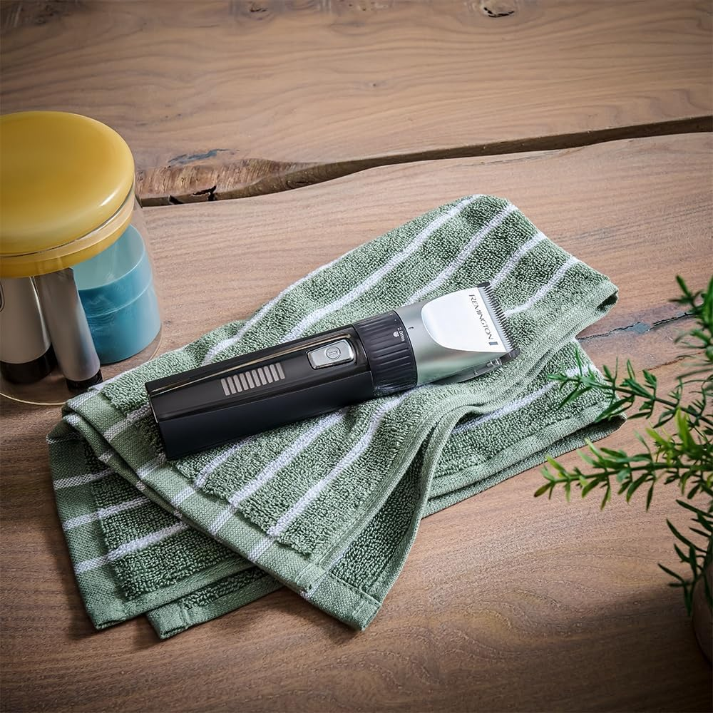 Remington HC5811 Professional Hair Trimmer (Self-Sharpening Ceramic Blades, 10 Attachment Combs, Mains / Battery Operated, Durable Lithium Battery, Professional Aluminium Case, Hairdressing Cape) Hair Trimmer, Hair Trimmer image number 5